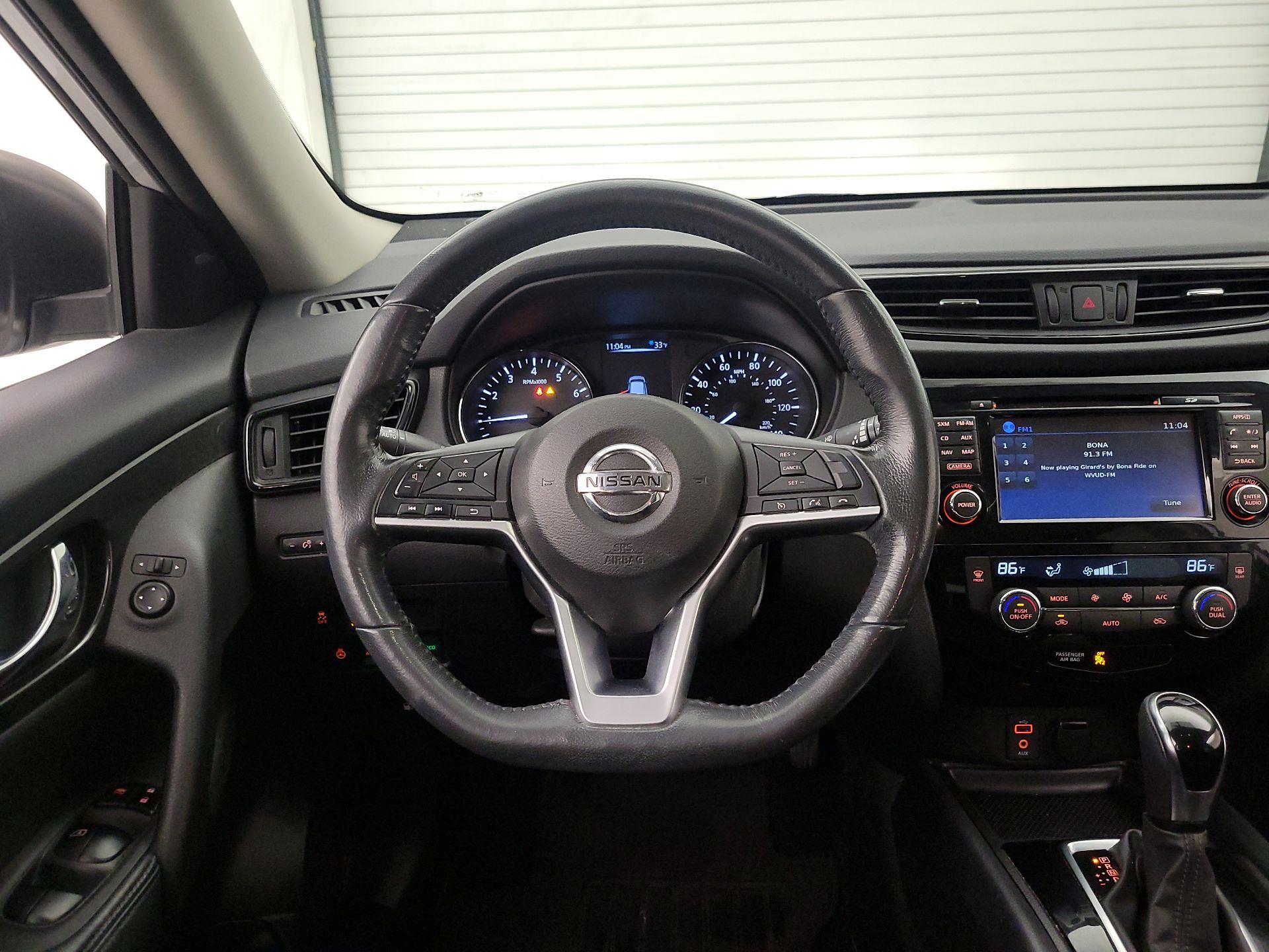 Thumbnail: 2017 Nissan Rogue - 10