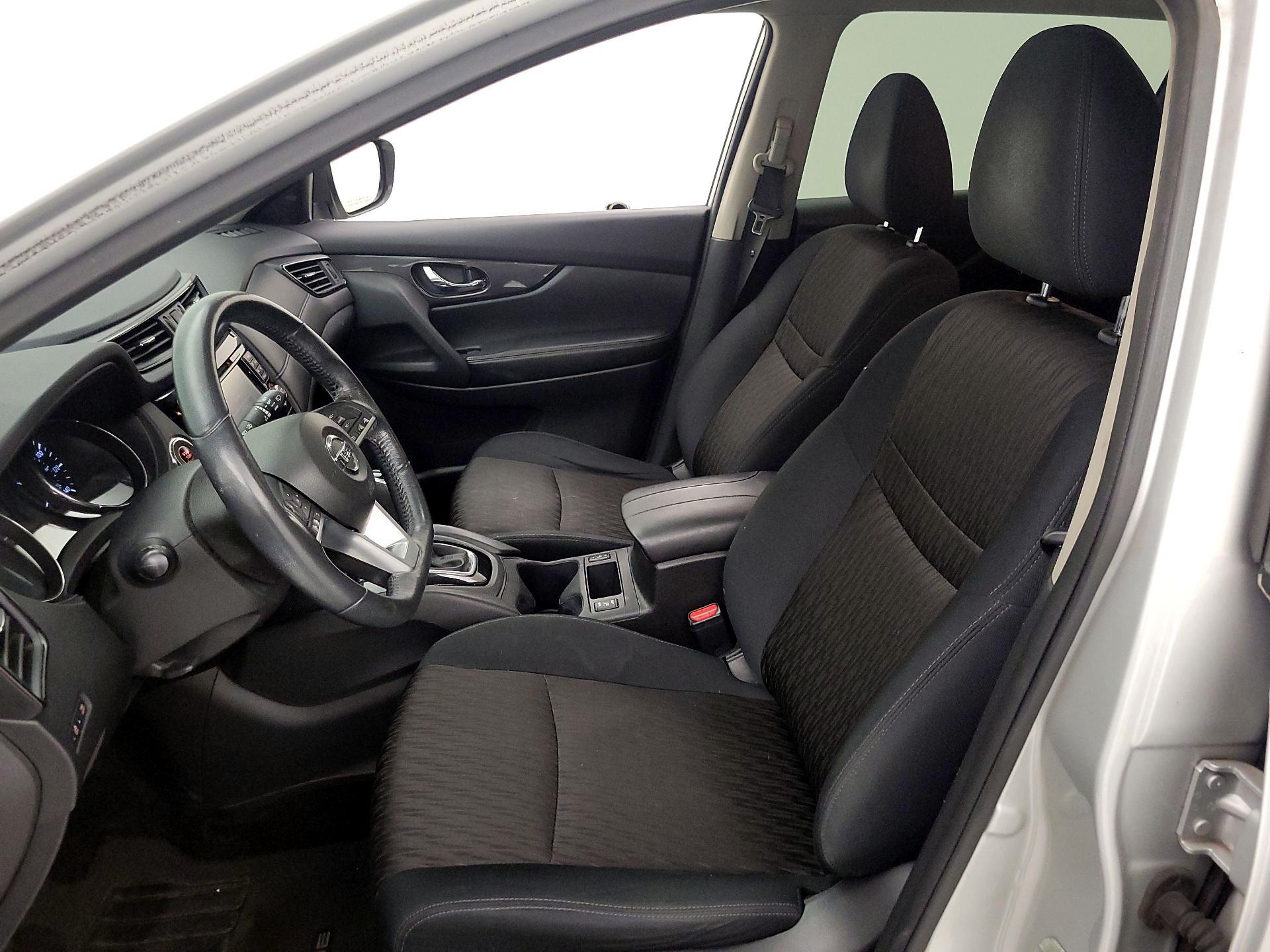 Thumbnail: 2017 Nissan Rogue - 11