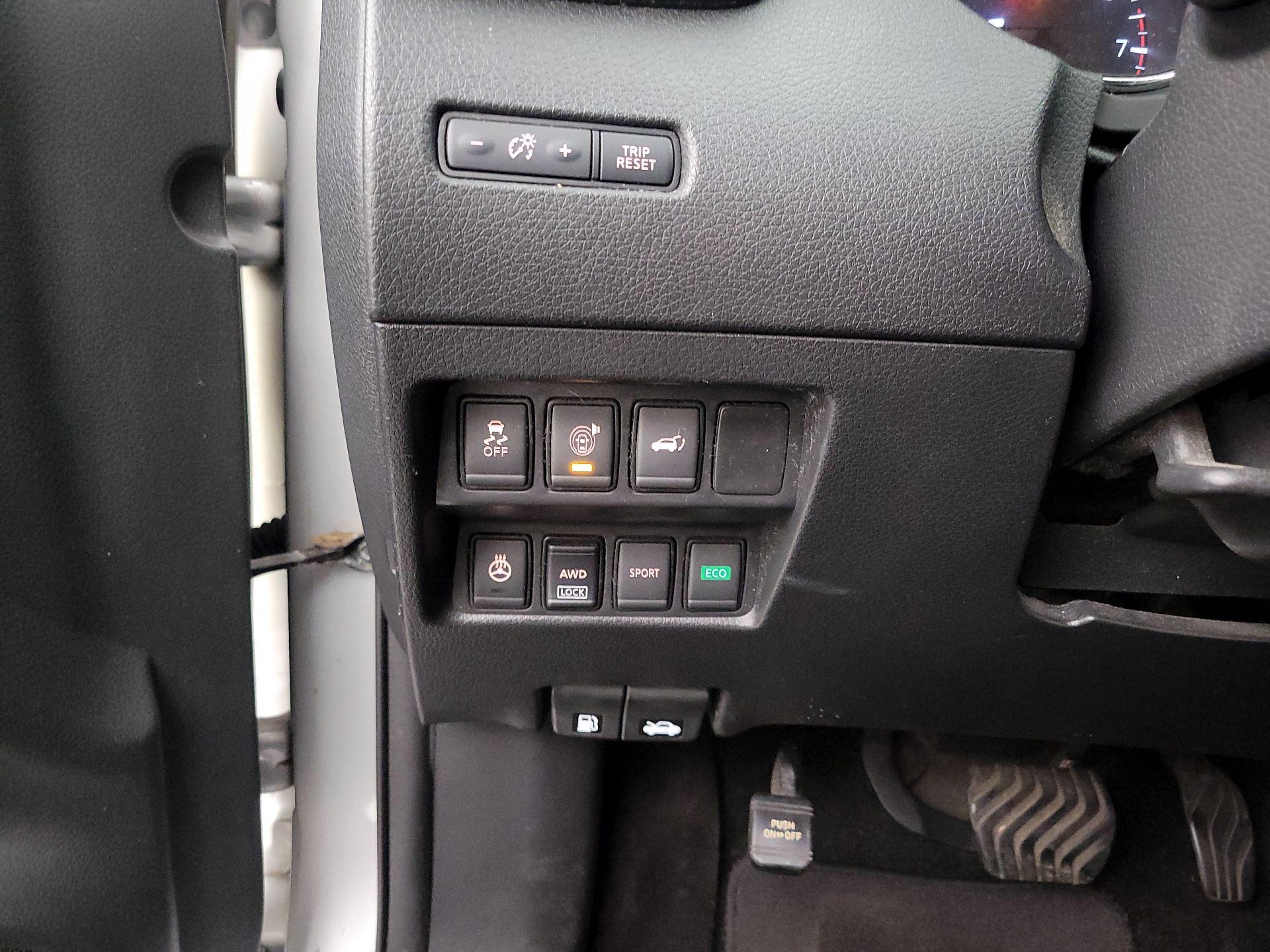 Thumbnail: 2017 Nissan Rogue - 13