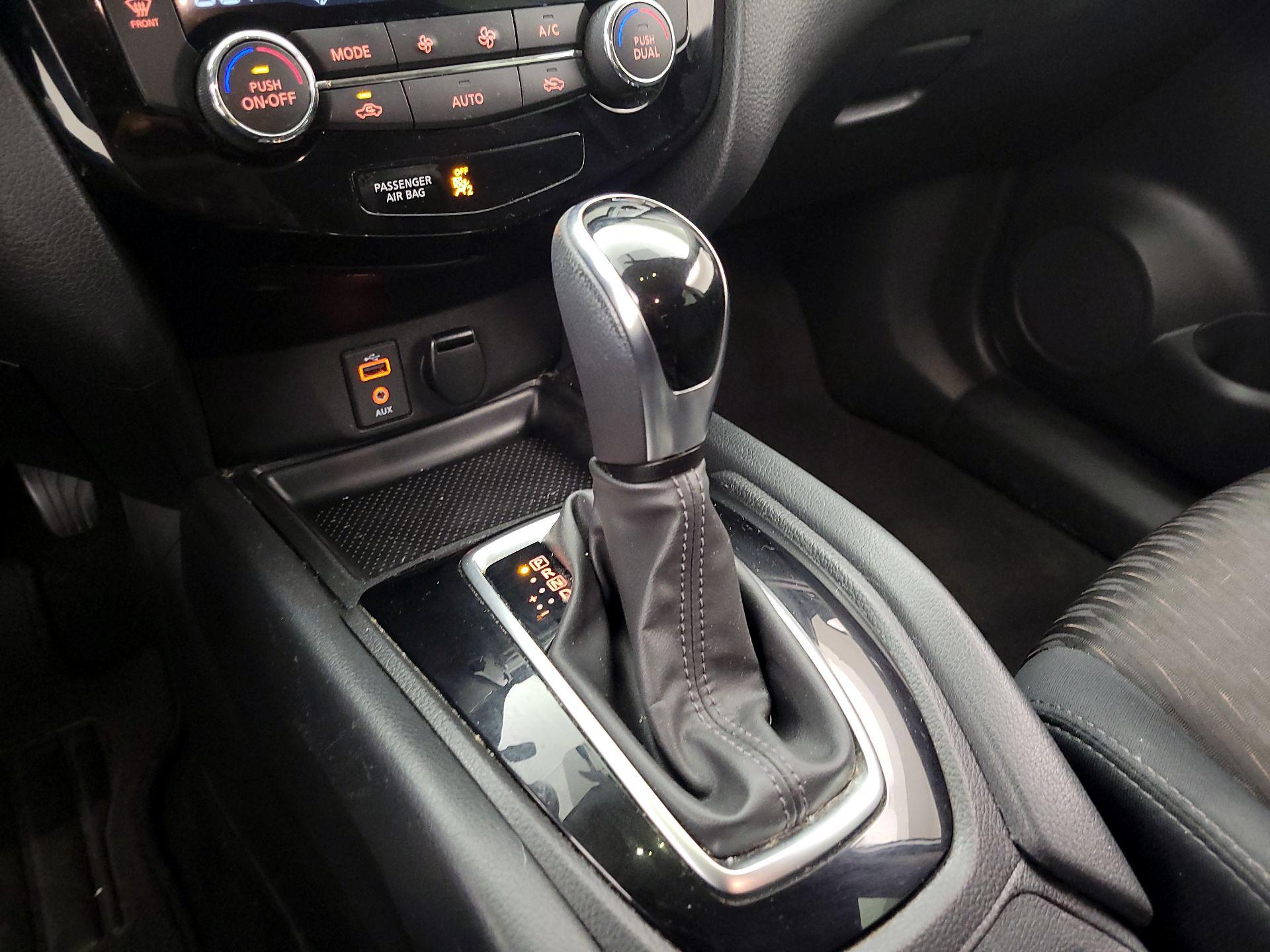 Thumbnail: 2017 Nissan Rogue - 17