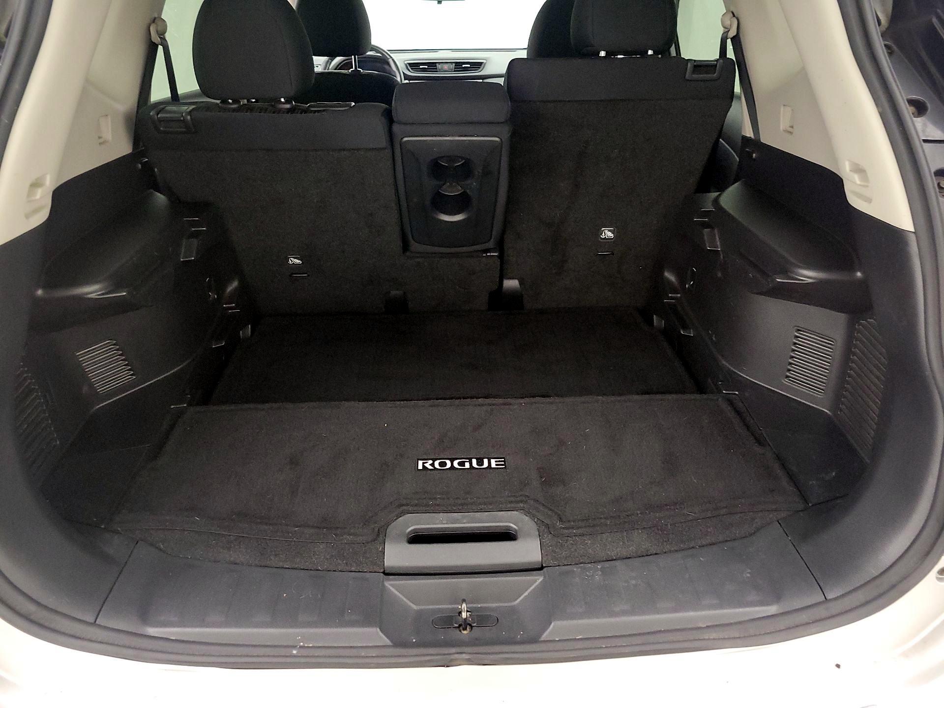 Thumbnail: 2017 Nissan Rogue - 20