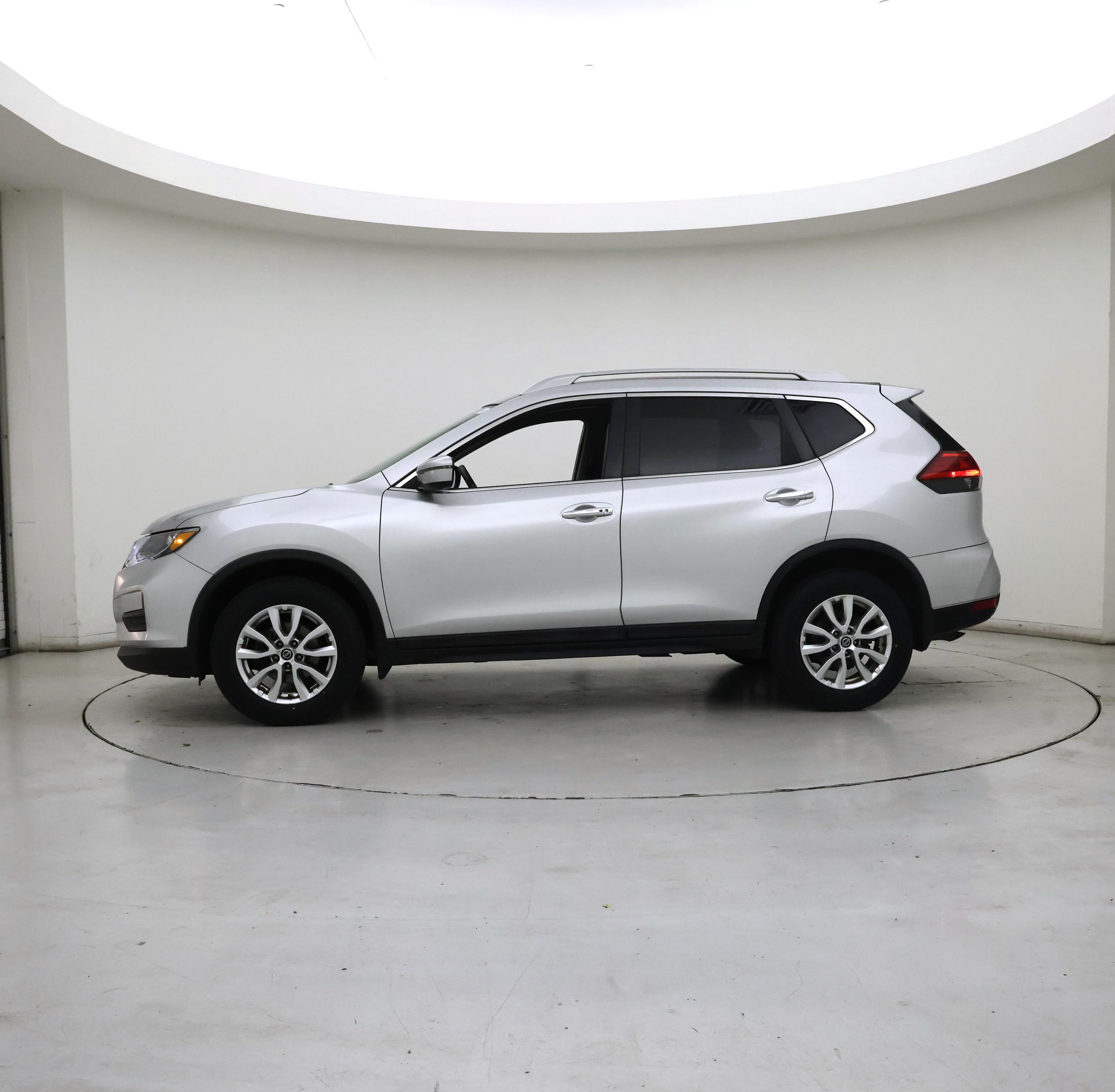 Thumbnail: 2017 Nissan Rogue - 3