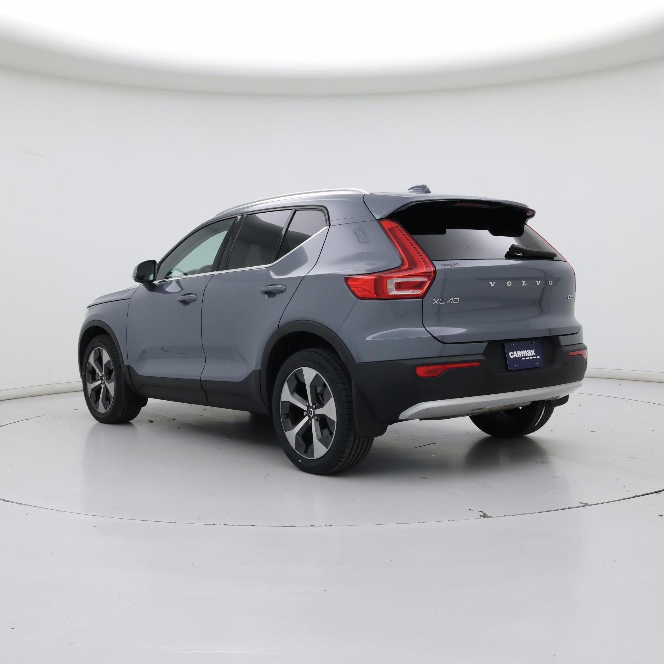 Thumbnail: 2023 Volvo XC40 - 2