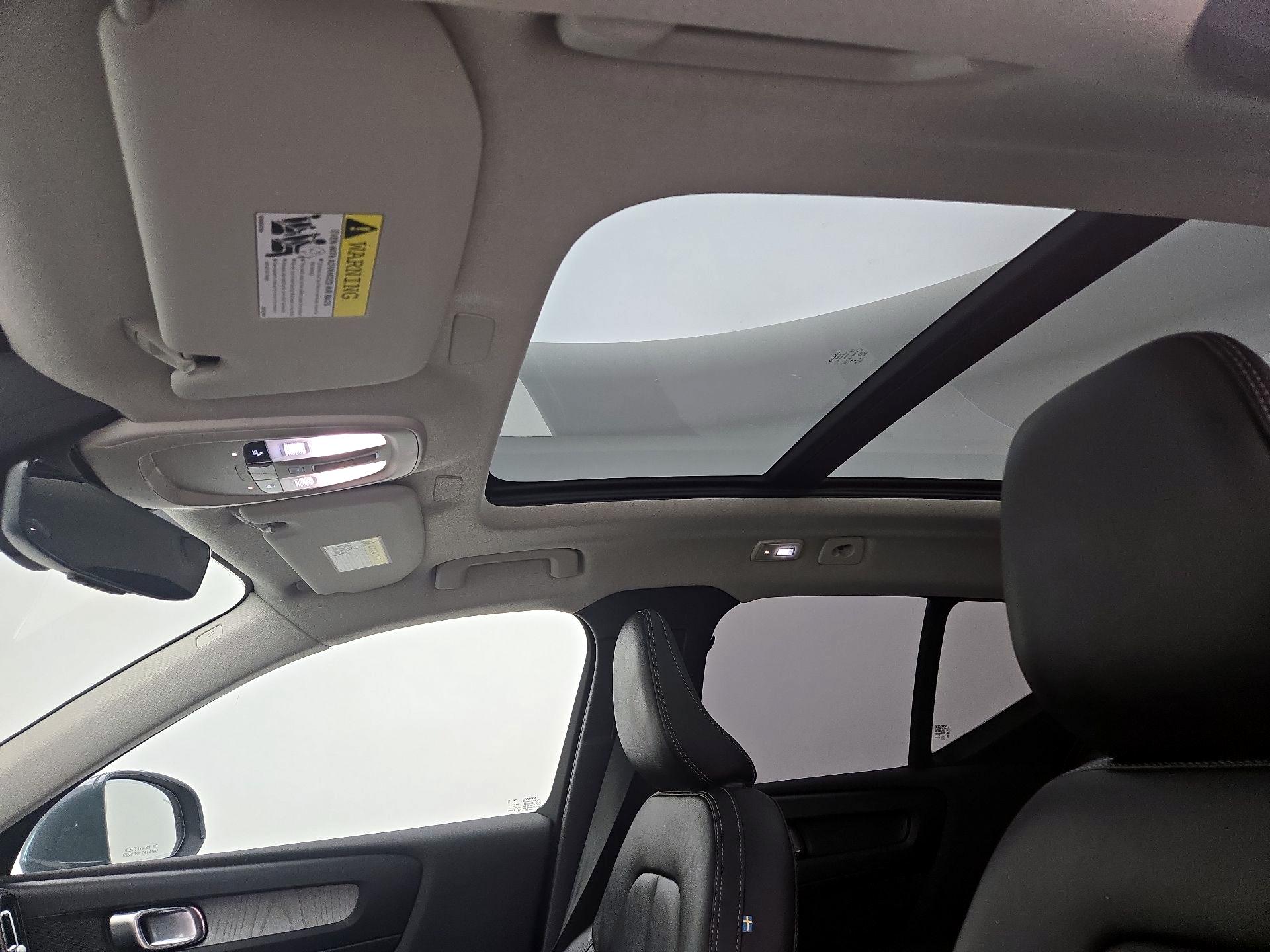 Thumbnail: 2023 Volvo XC40 - 19