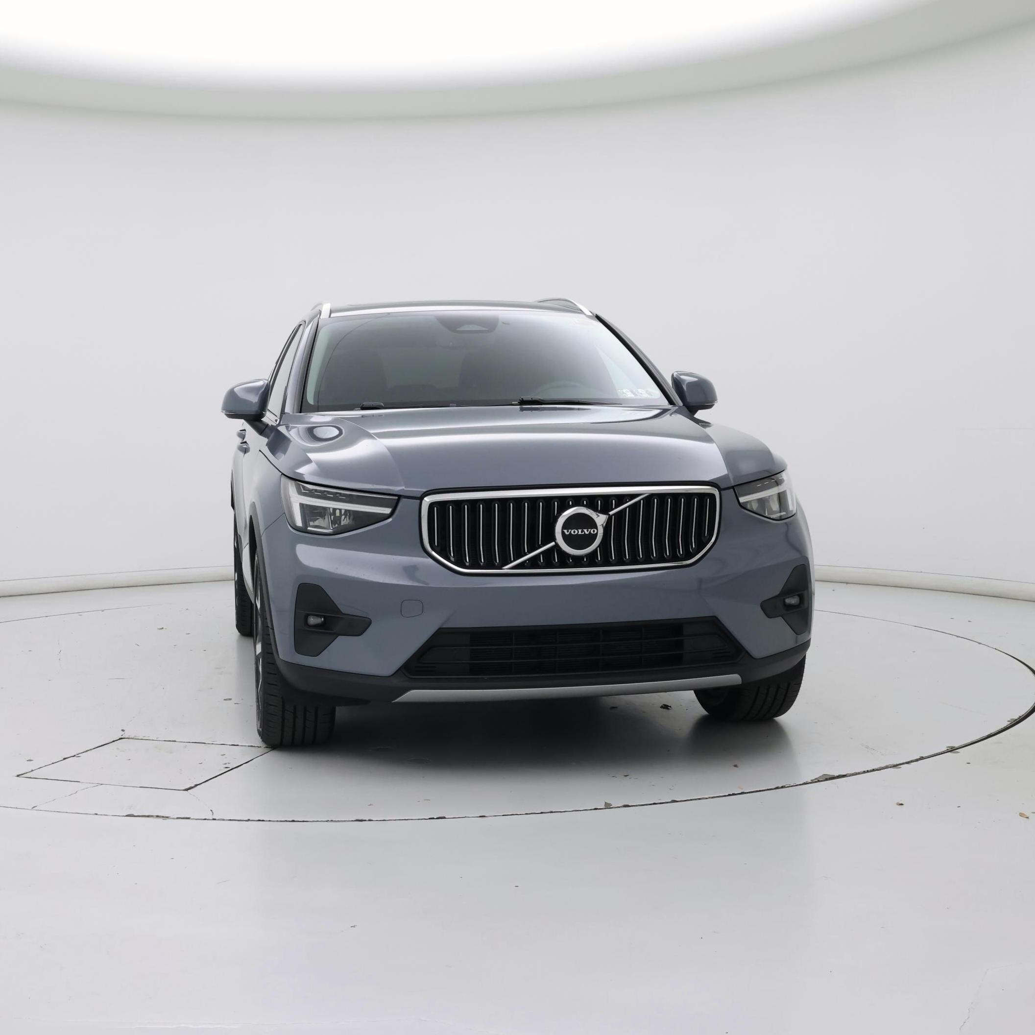Thumbnail: 2023 Volvo XC40 - 5