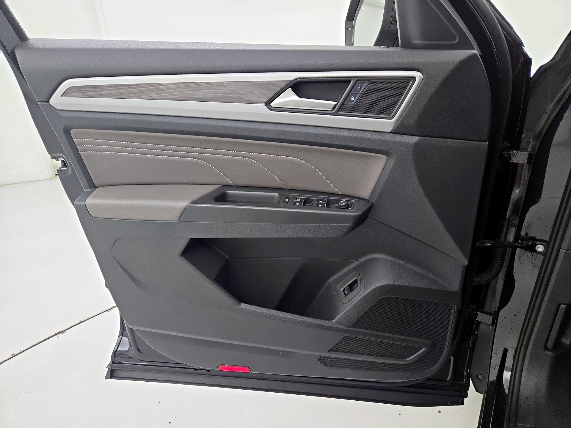 Thumbnail: 2023 Volkswagen Atlas - 12