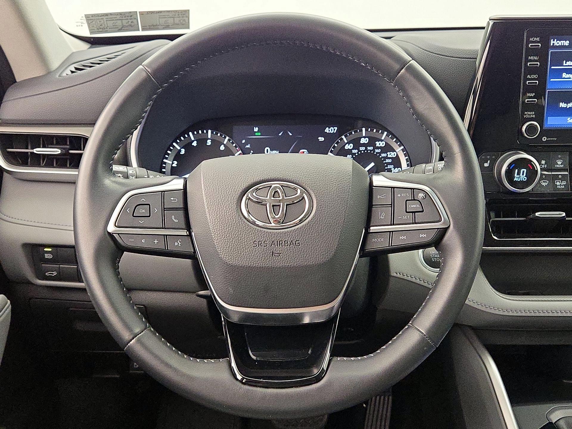 Thumbnail: 2021 Toyota Highlander - 10