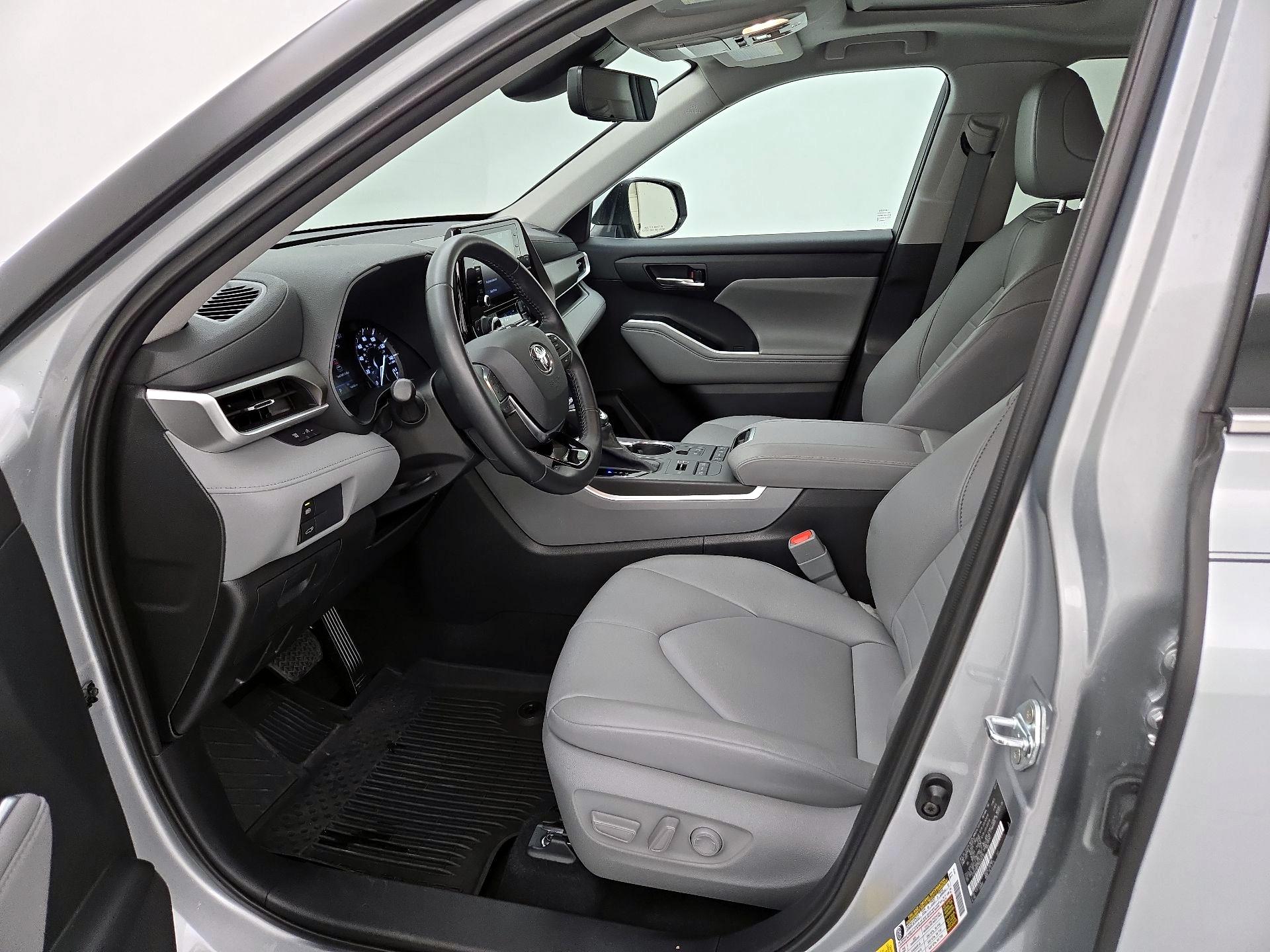 Thumbnail: 2021 Toyota Highlander - 11