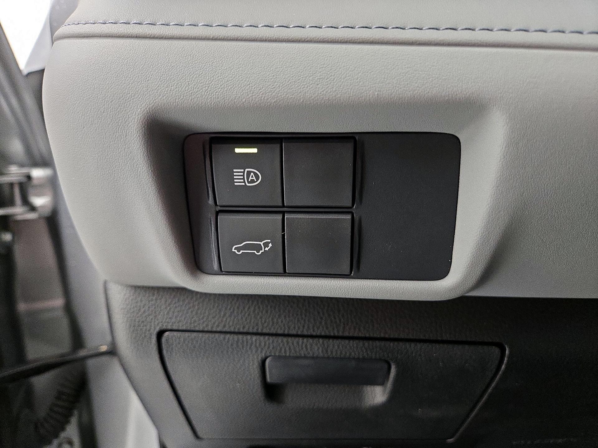 Thumbnail: 2021 Toyota Highlander - 13