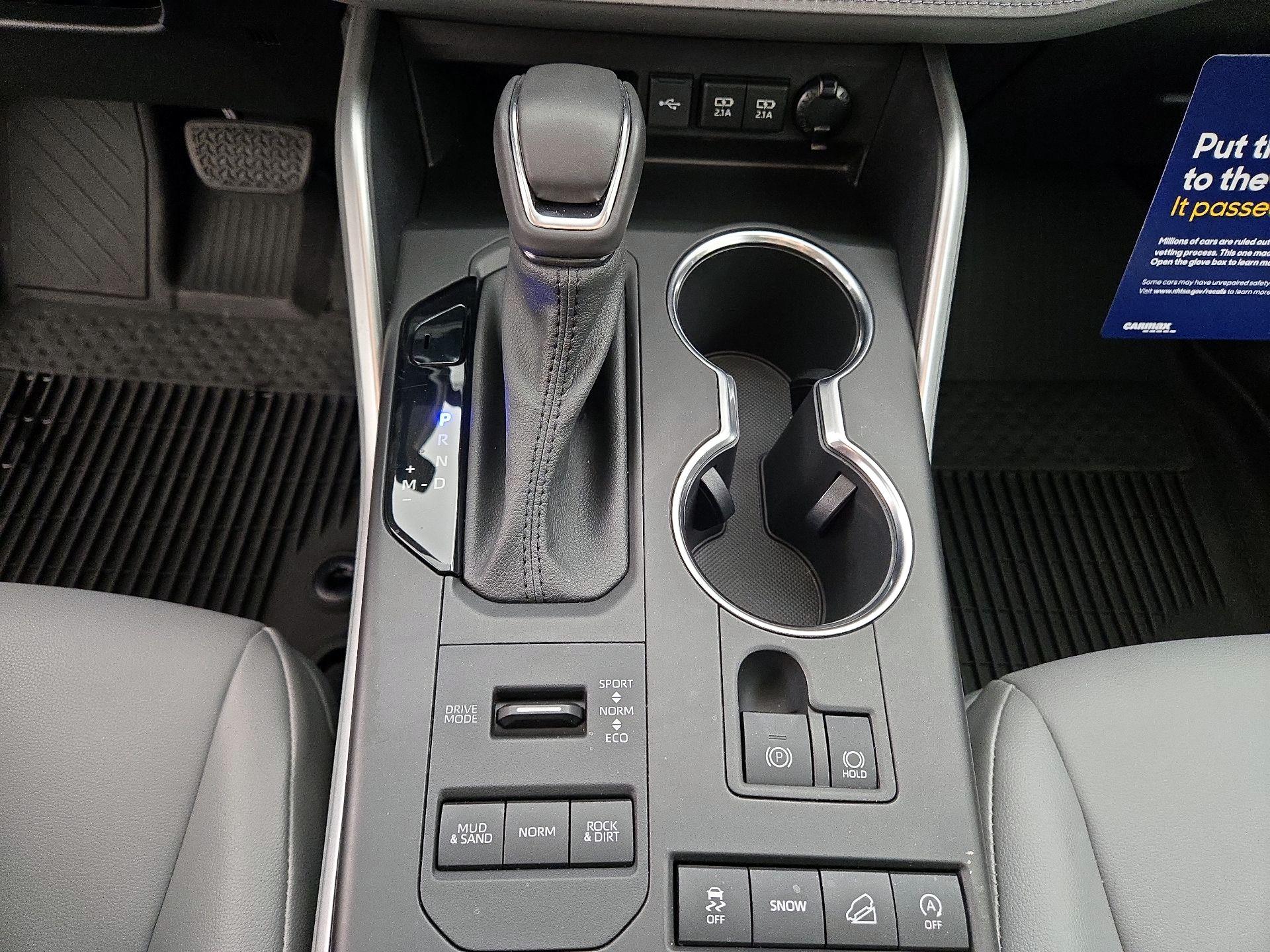 Thumbnail: 2021 Toyota Highlander - 17