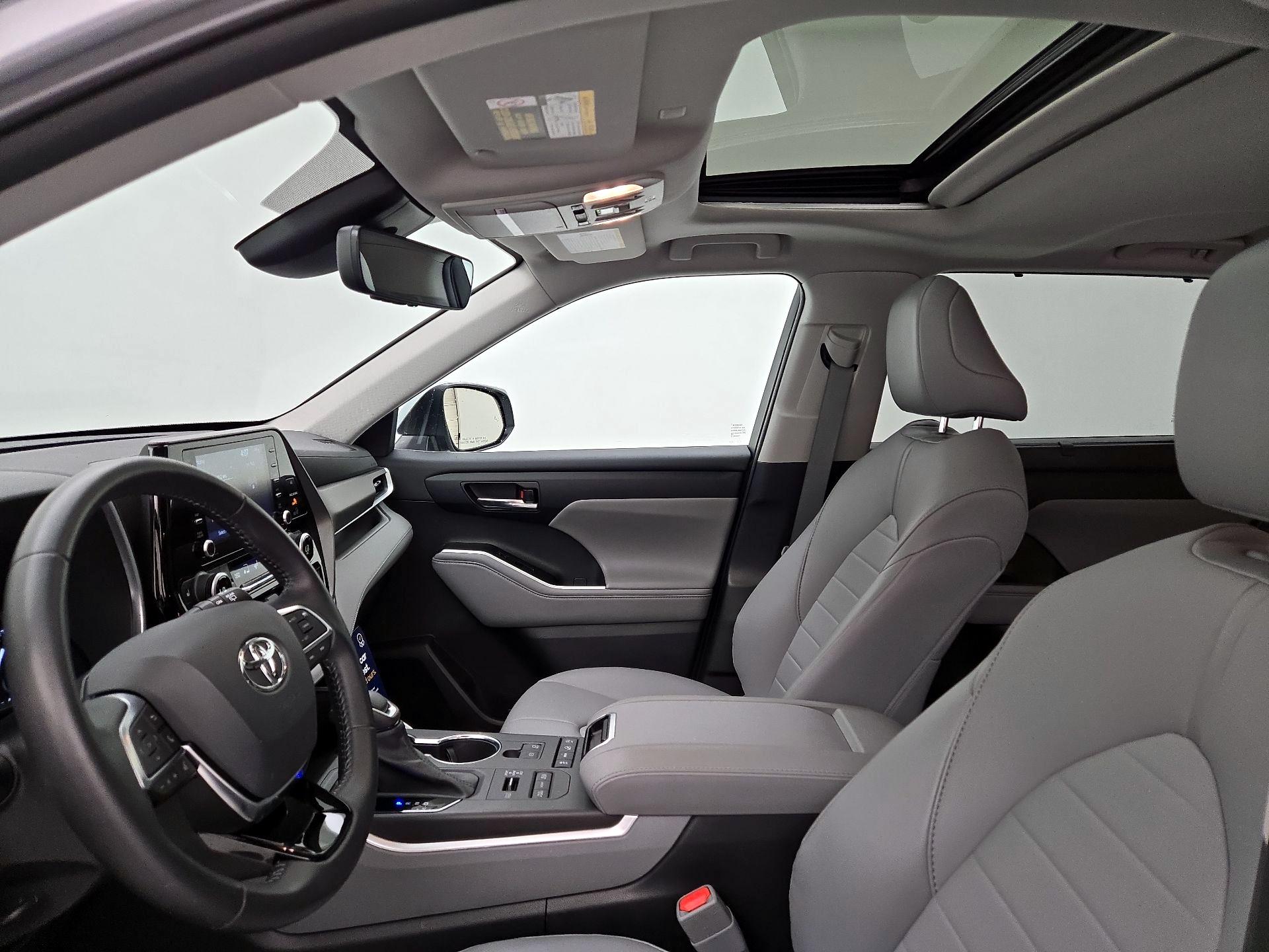 Thumbnail: 2021 Toyota Highlander - 19