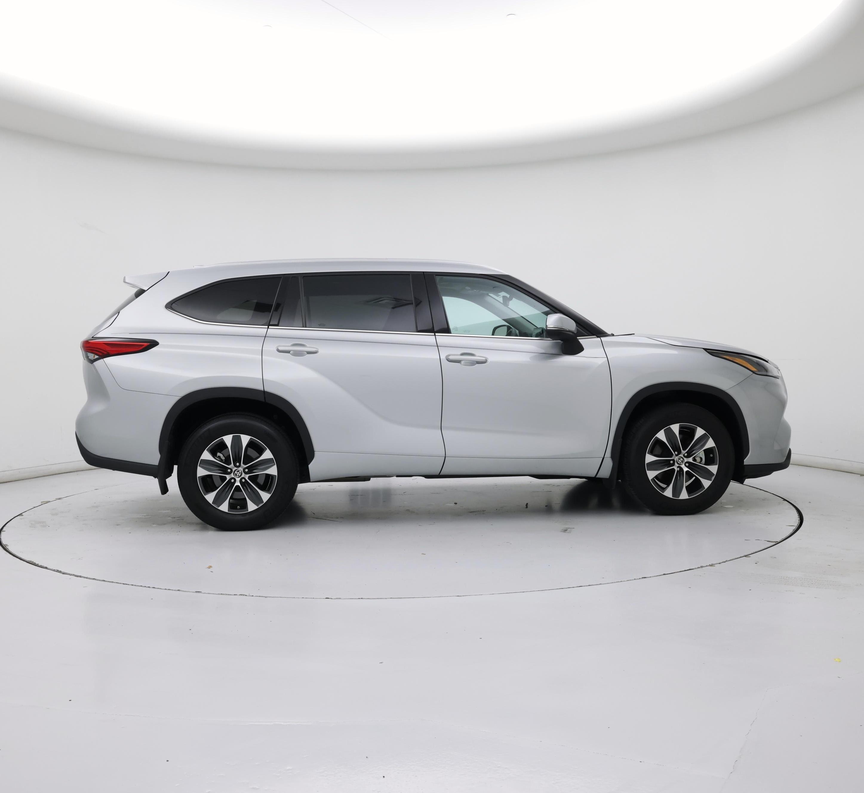 Thumbnail: 2021 Toyota Highlander - 7