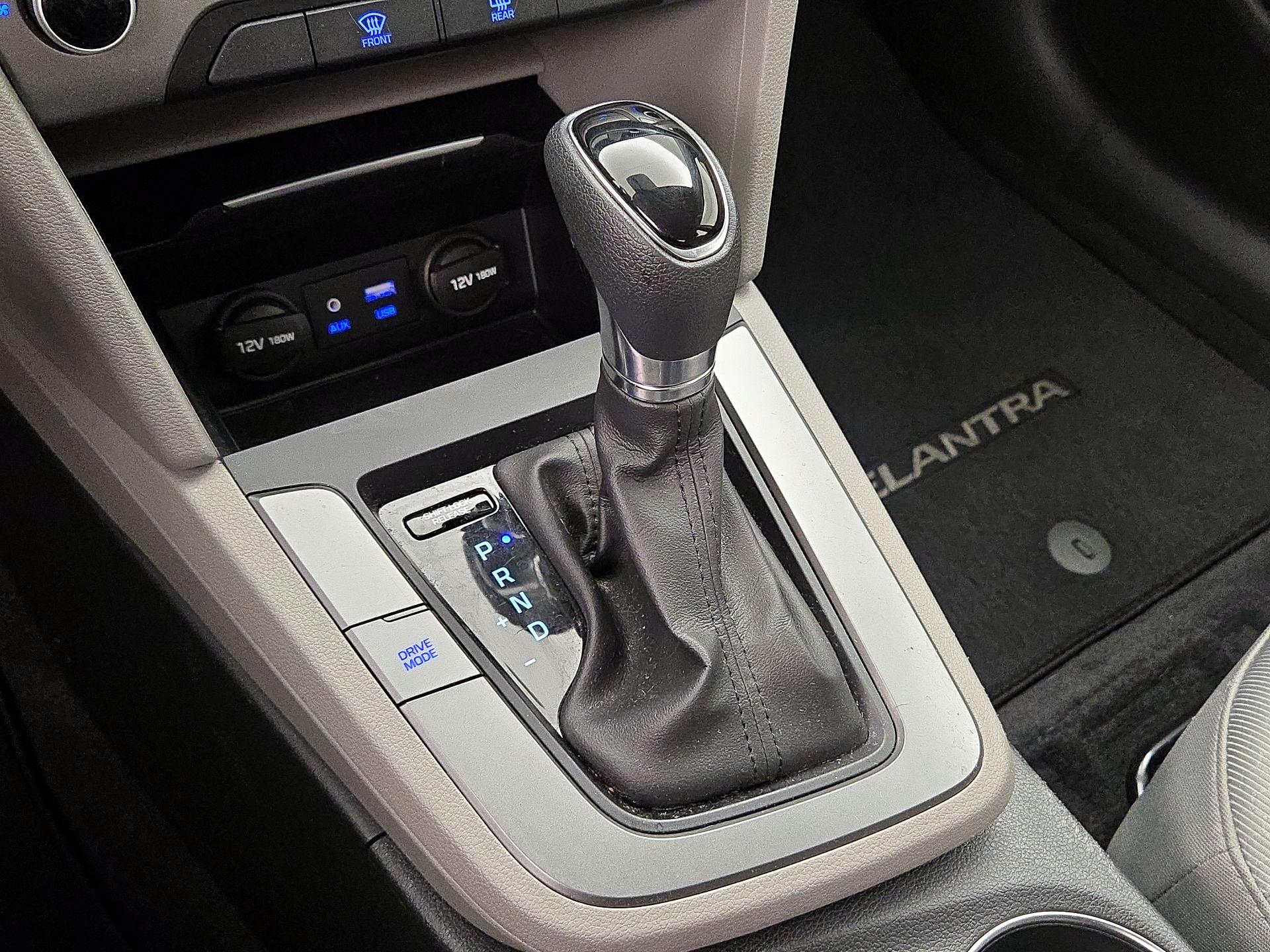 Thumbnail: 2017 Hyundai Elantra - 17