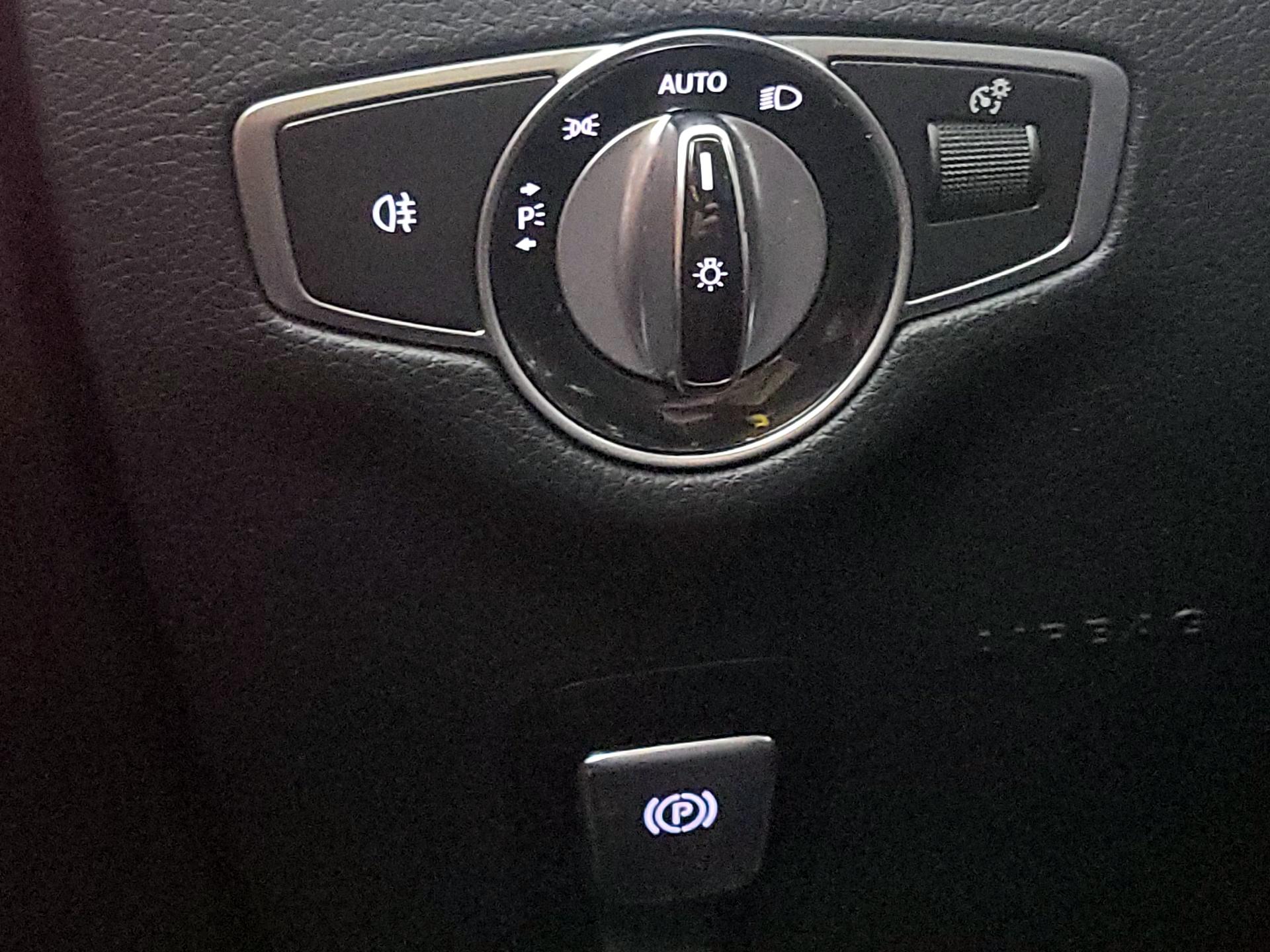 Thumbnail: 2019 Mercedes-Benz E-Class - 13