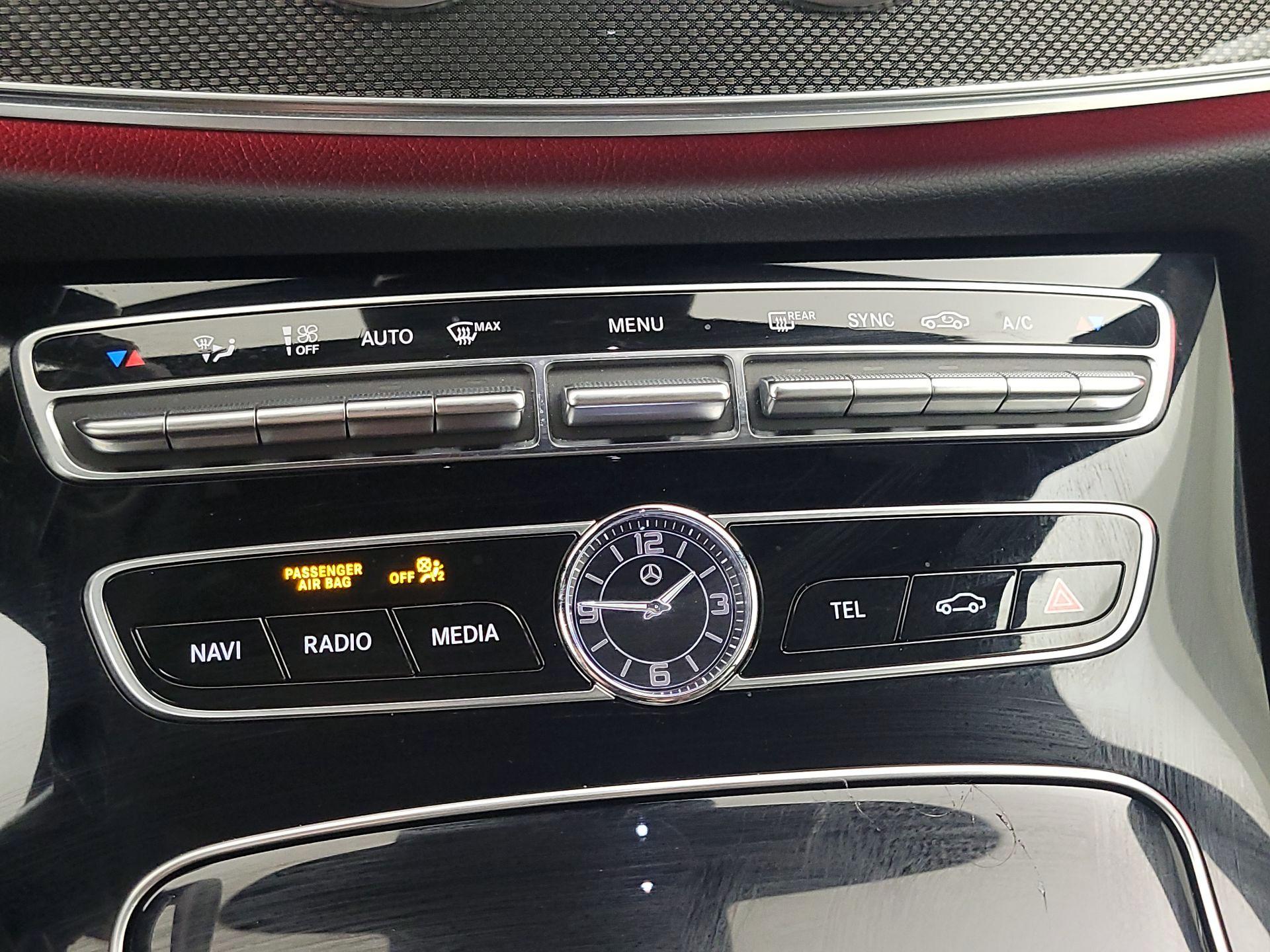 Thumbnail: 2019 Mercedes-Benz E-Class - 17