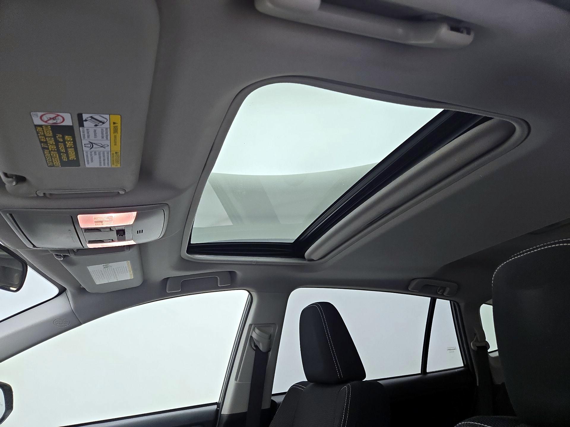 Thumbnail: 2018 Toyota RAV4 - 19