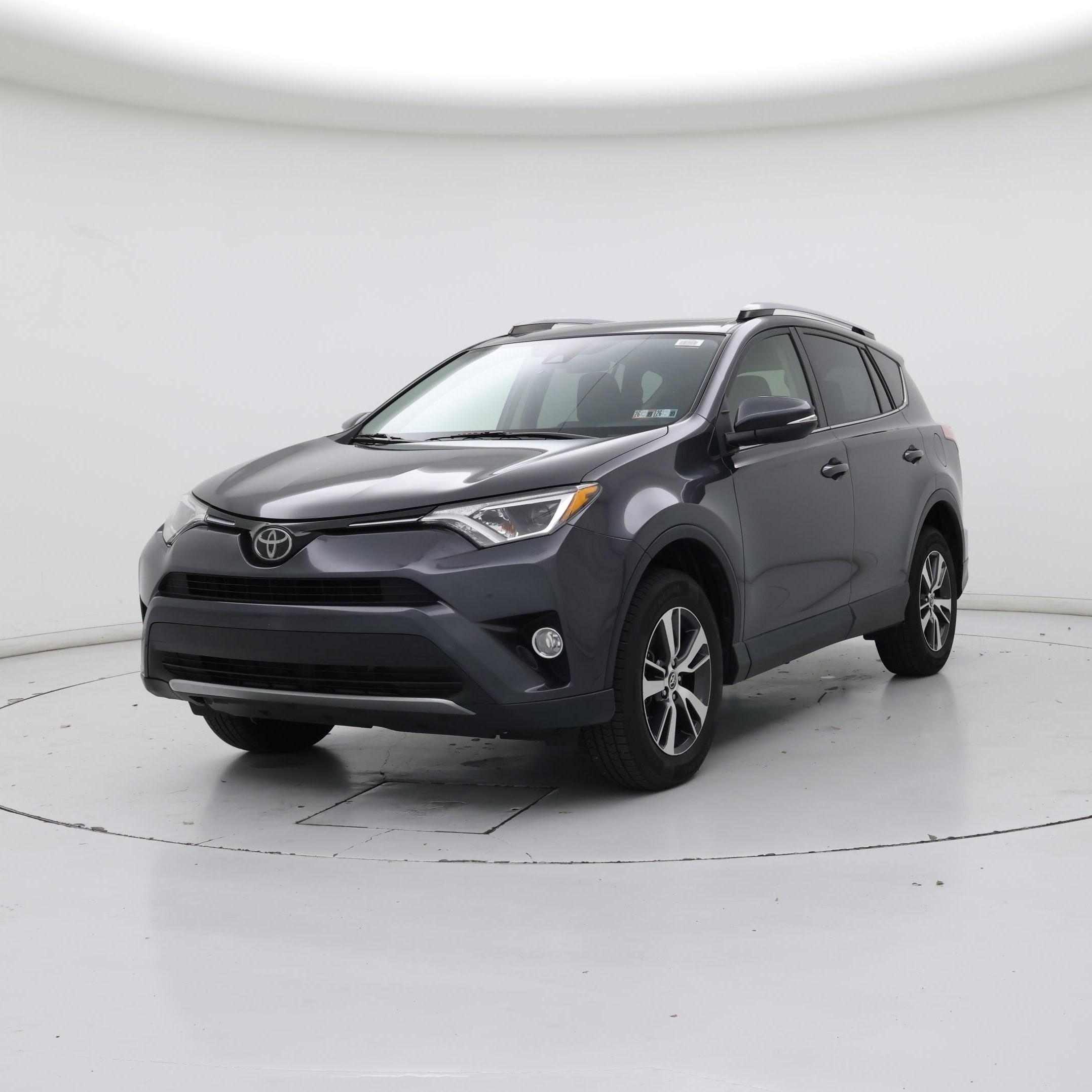 Thumbnail: 2018 Toyota RAV4 - 4