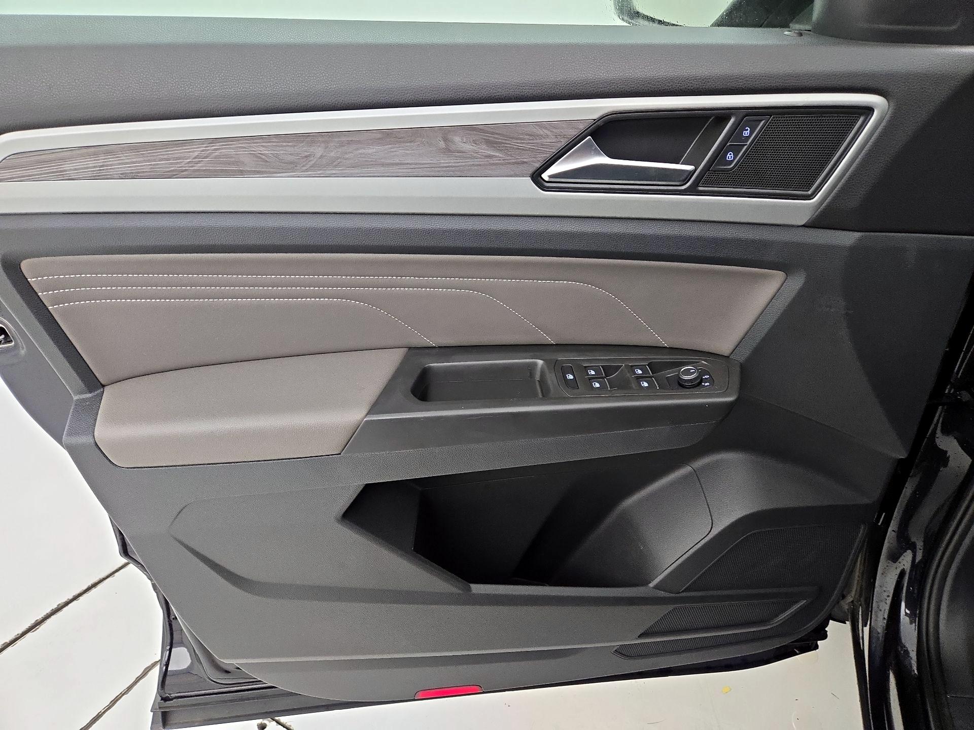 Thumbnail: 2022 Volkswagen Atlas - 12