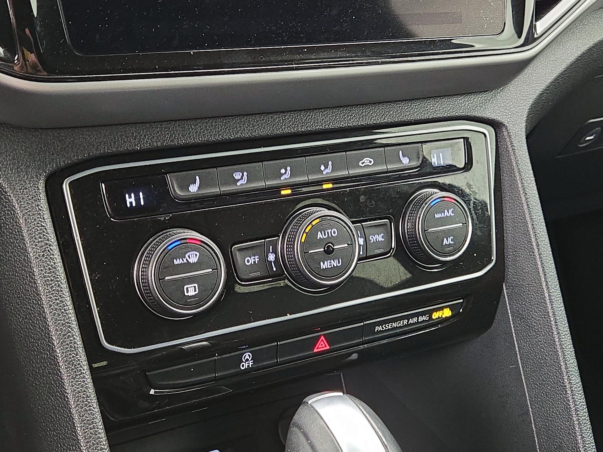 Thumbnail: 2022 Volkswagen Atlas - 16