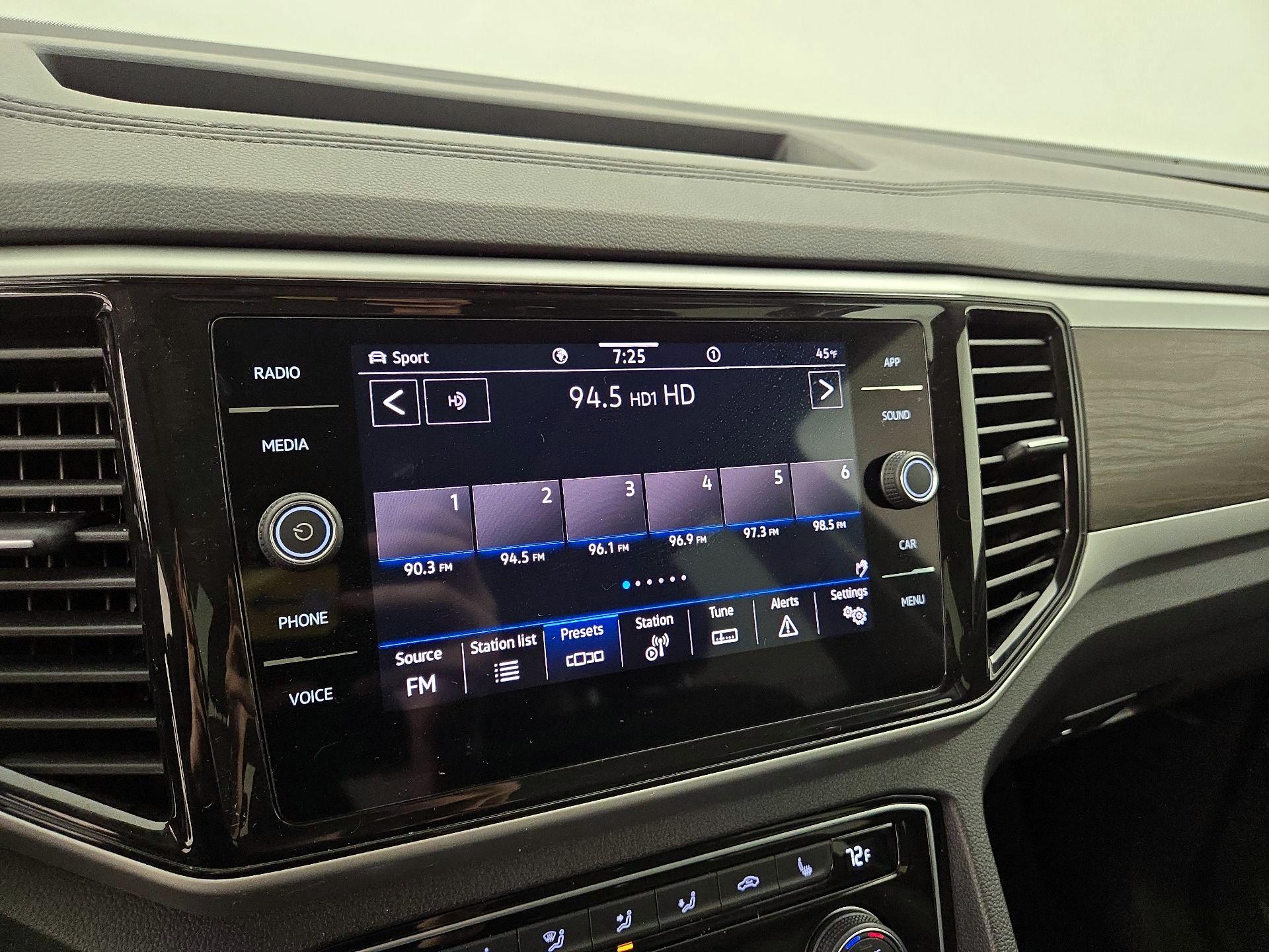 Thumbnail: 2022 Volkswagen Atlas - 15