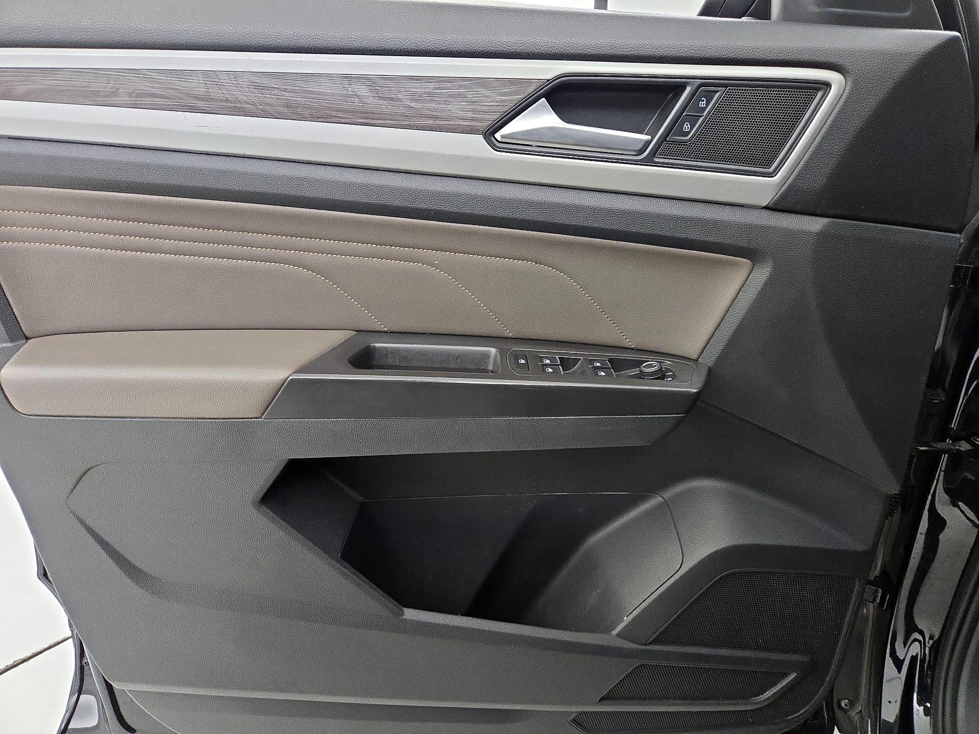 Thumbnail: 2023 Volkswagen Atlas - 12