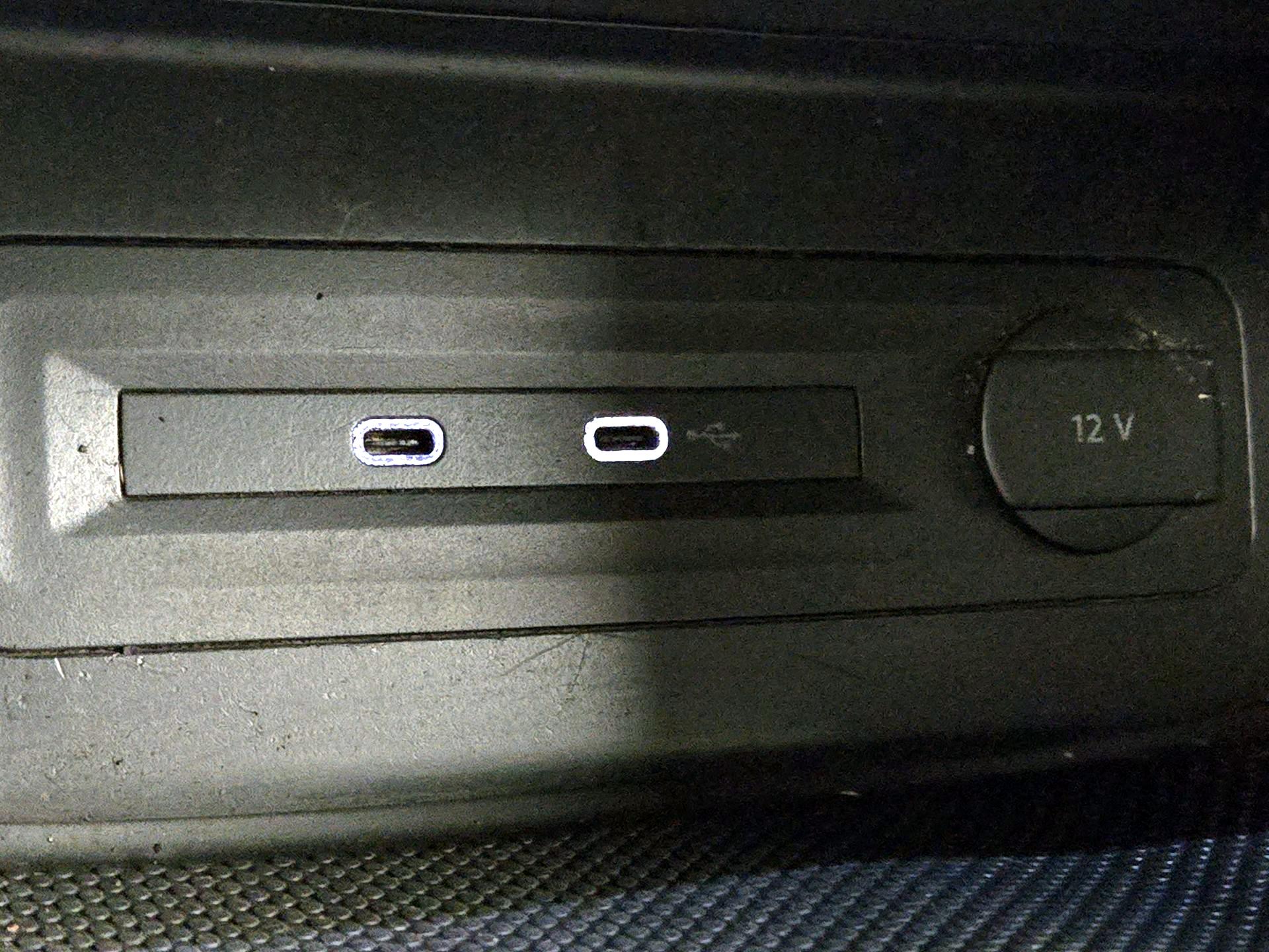 Thumbnail: 2023 Volkswagen Atlas - 17