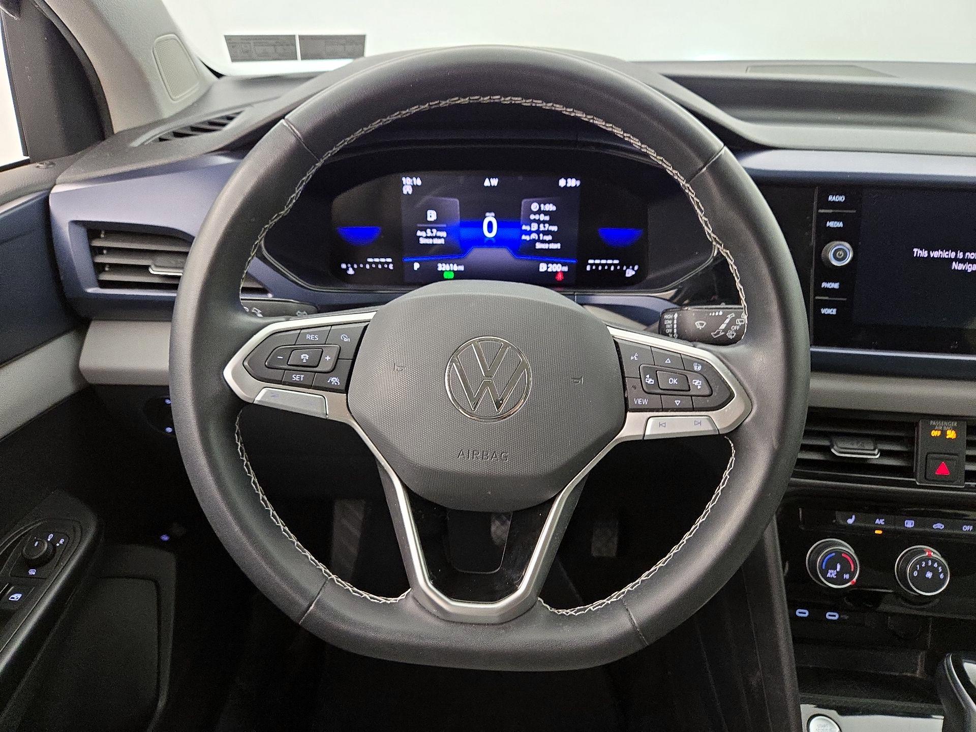 Thumbnail: 2023 Volkswagen Taos - 10