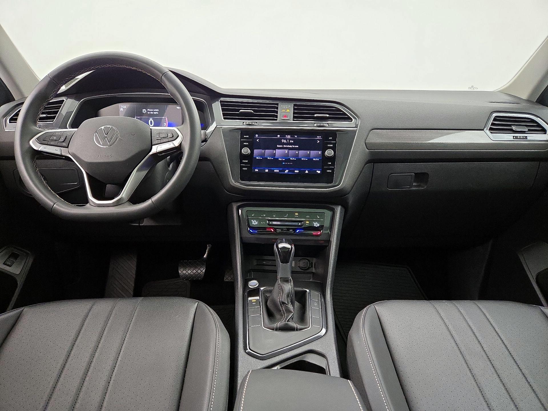 Thumbnail: 2023 Volkswagen Tiguan - 9