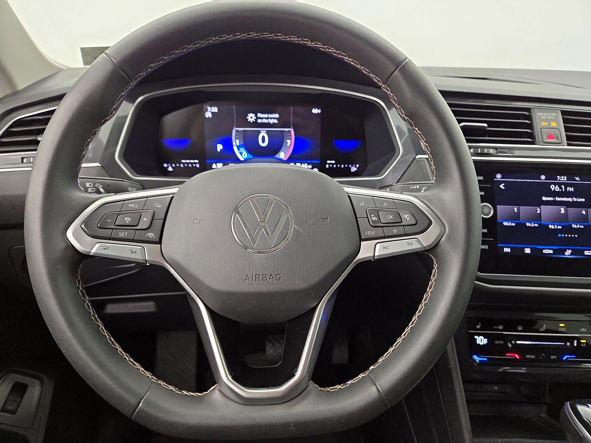 Thumbnail: 2023 Volkswagen Tiguan - 10