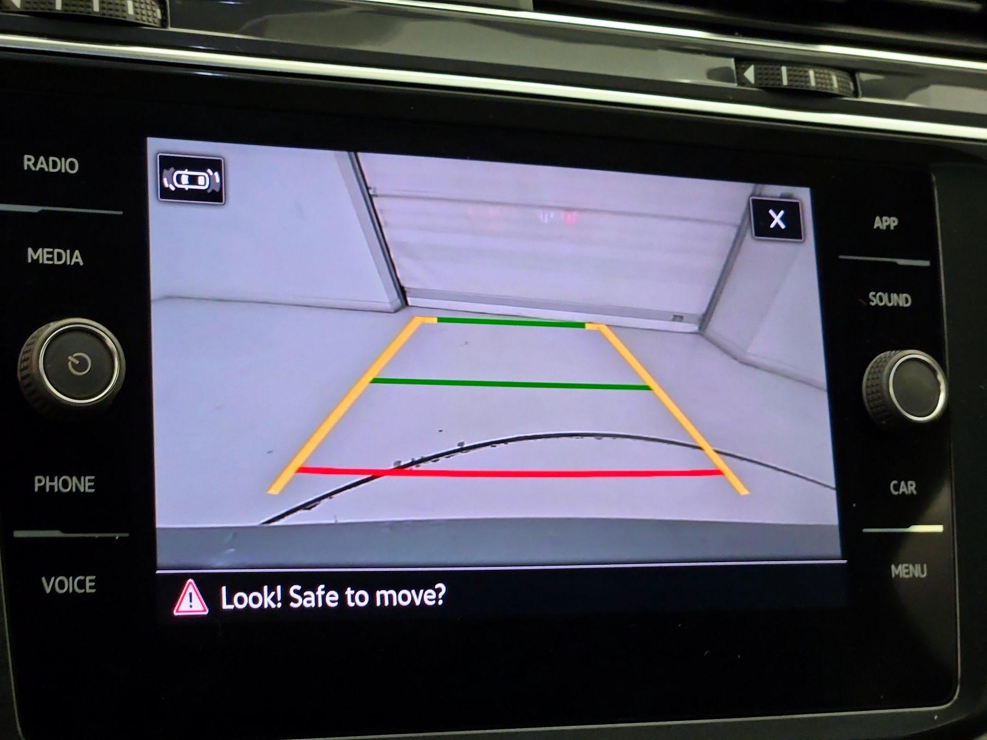 Thumbnail: 2023 Volkswagen Tiguan - 13