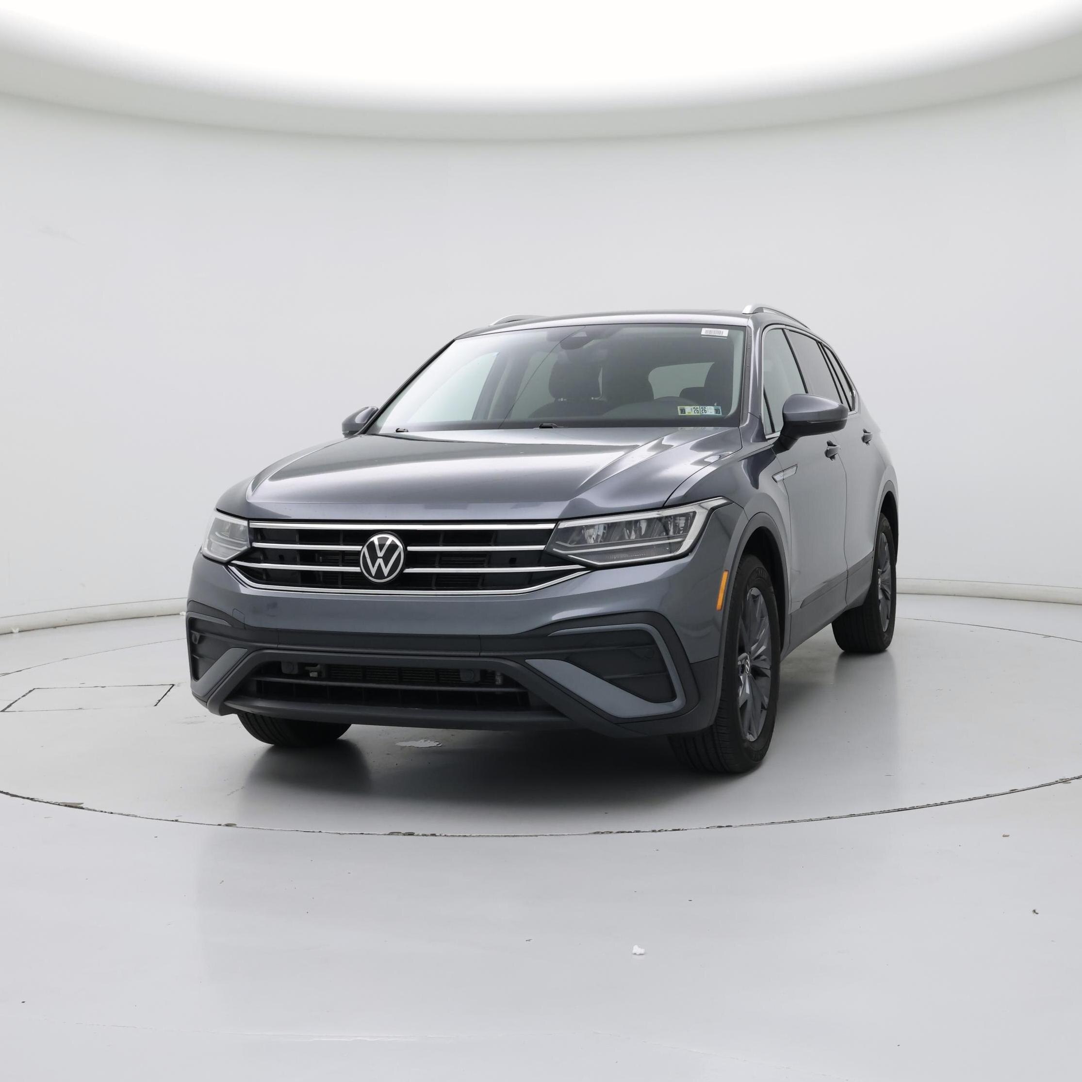 Thumbnail: 2023 Volkswagen Tiguan - 4