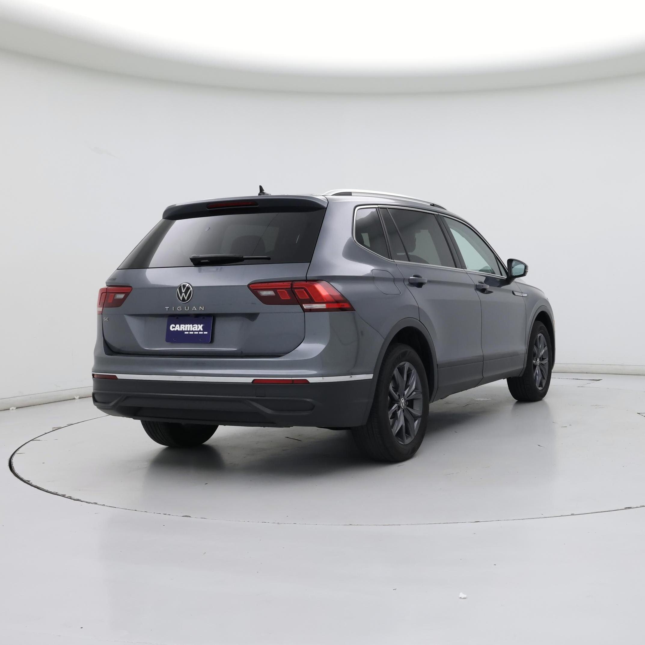 Thumbnail: 2023 Volkswagen Tiguan - 8