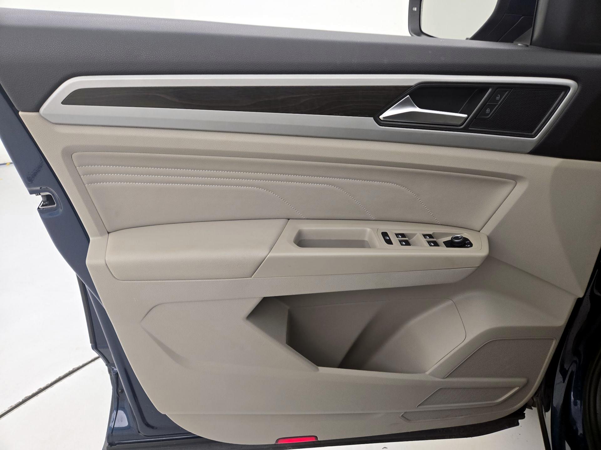 Thumbnail: 2022 Volkswagen Atlas - 12