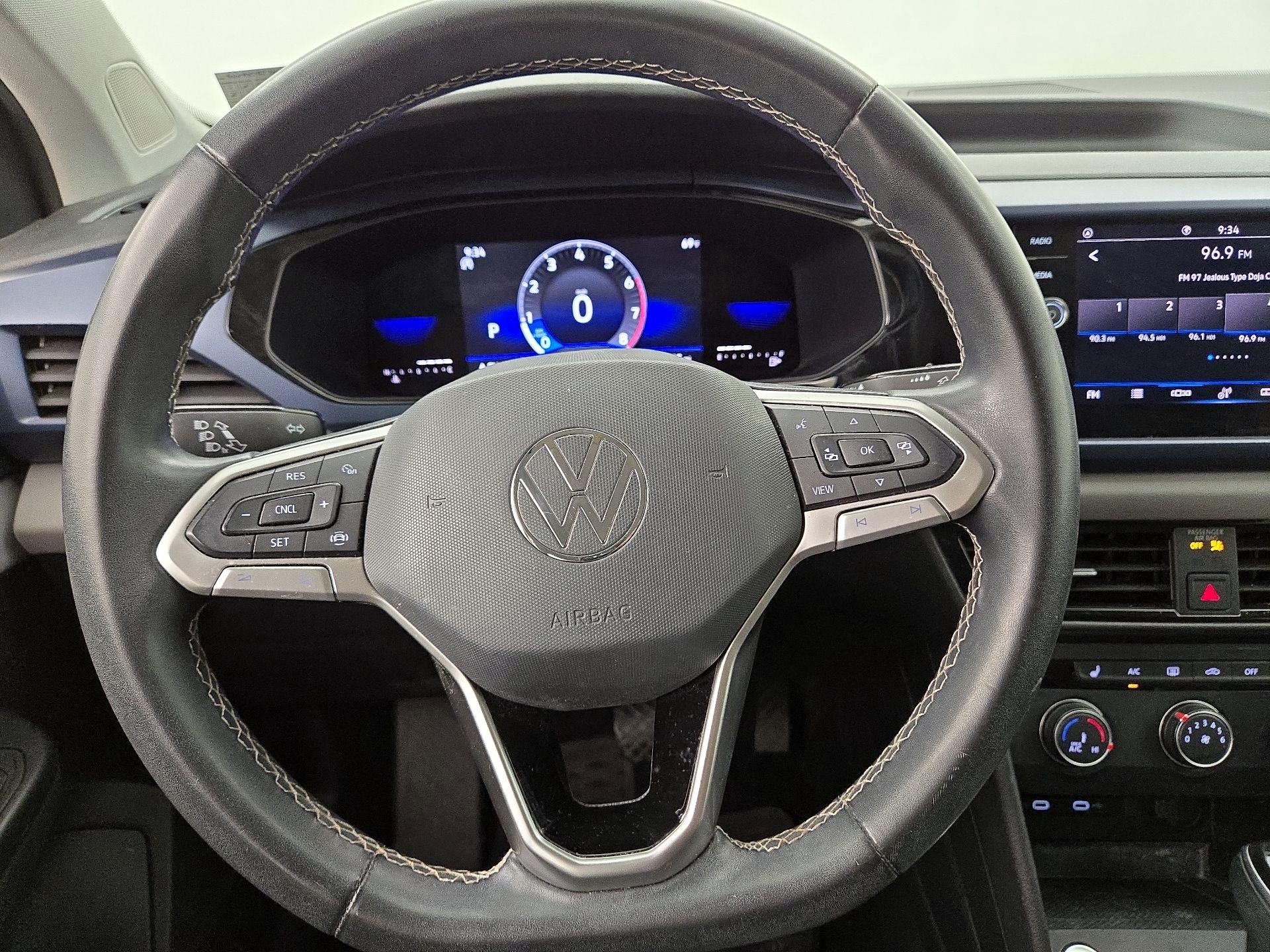 Thumbnail: 2022 Volkswagen Taos - 10