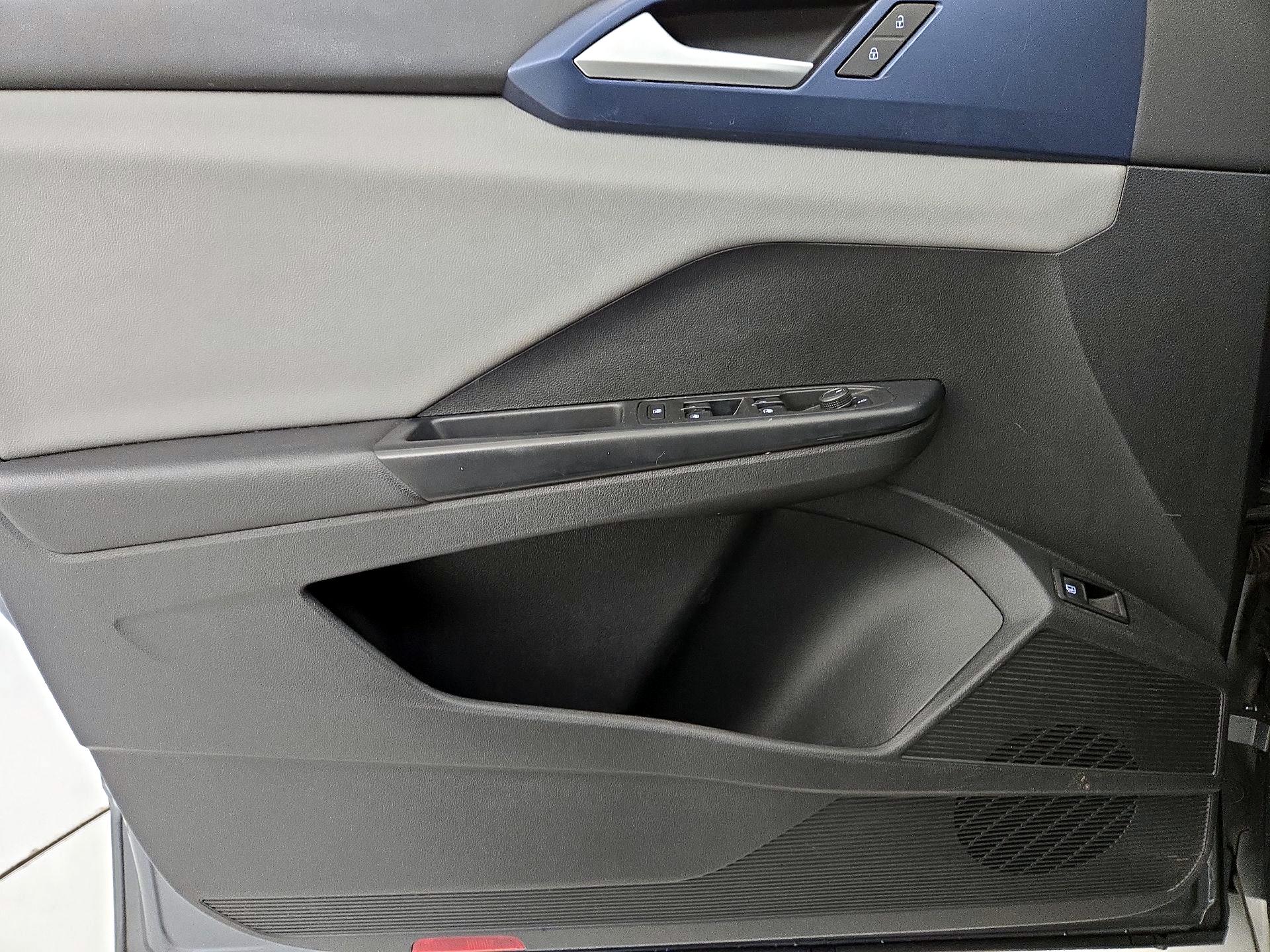 Thumbnail: 2022 Volkswagen Taos - 12