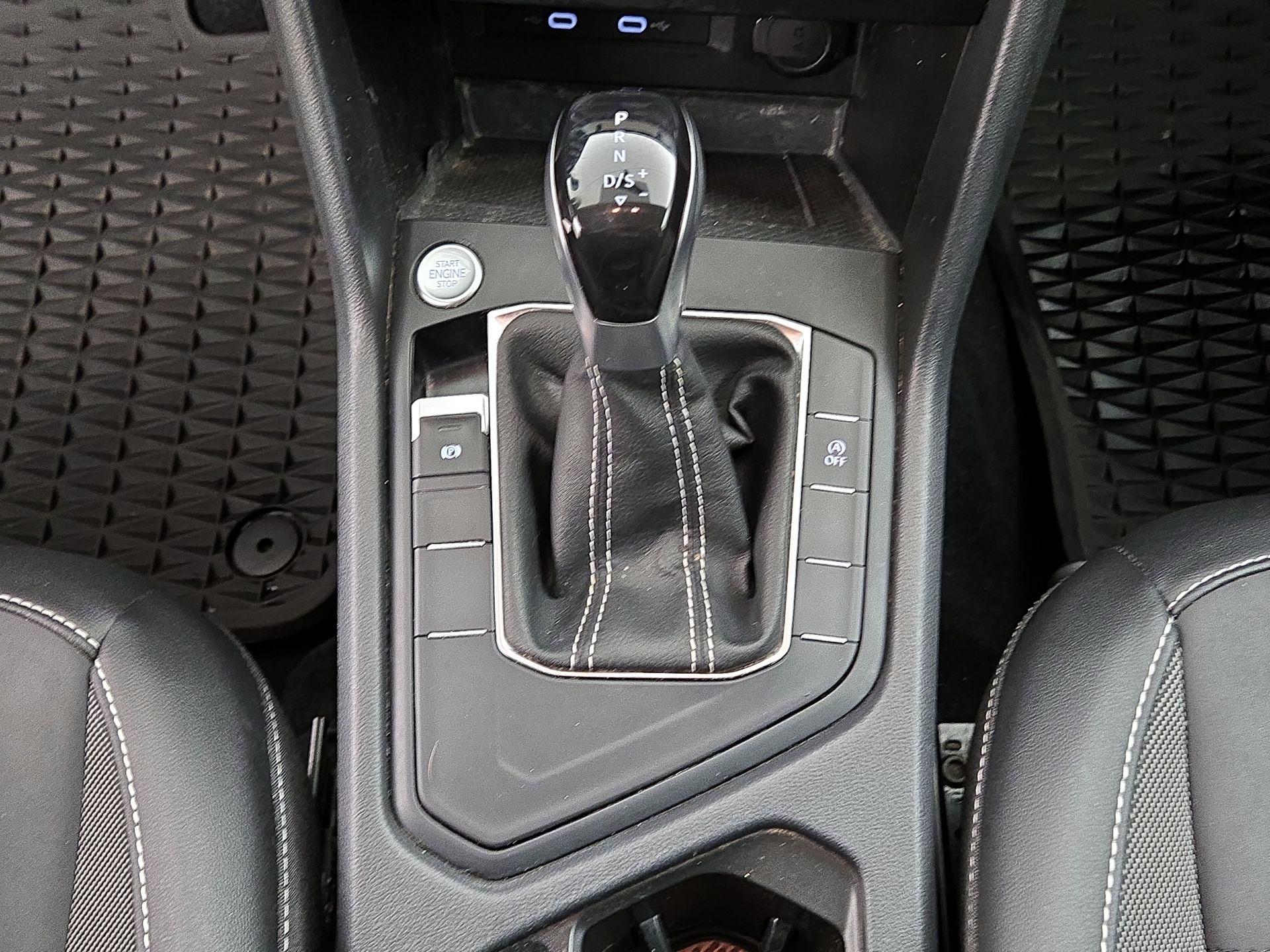 Thumbnail: 2022 Volkswagen Taos - 16