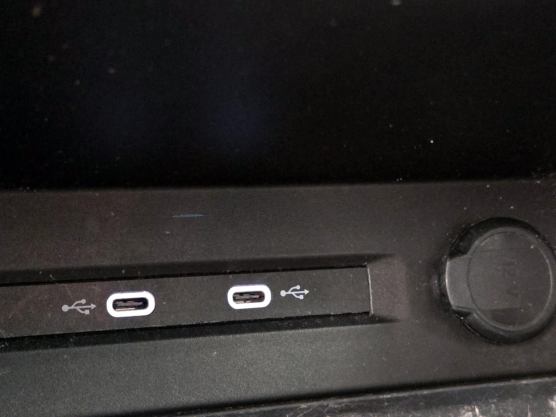 Thumbnail: 2022 Volkswagen Taos - 17