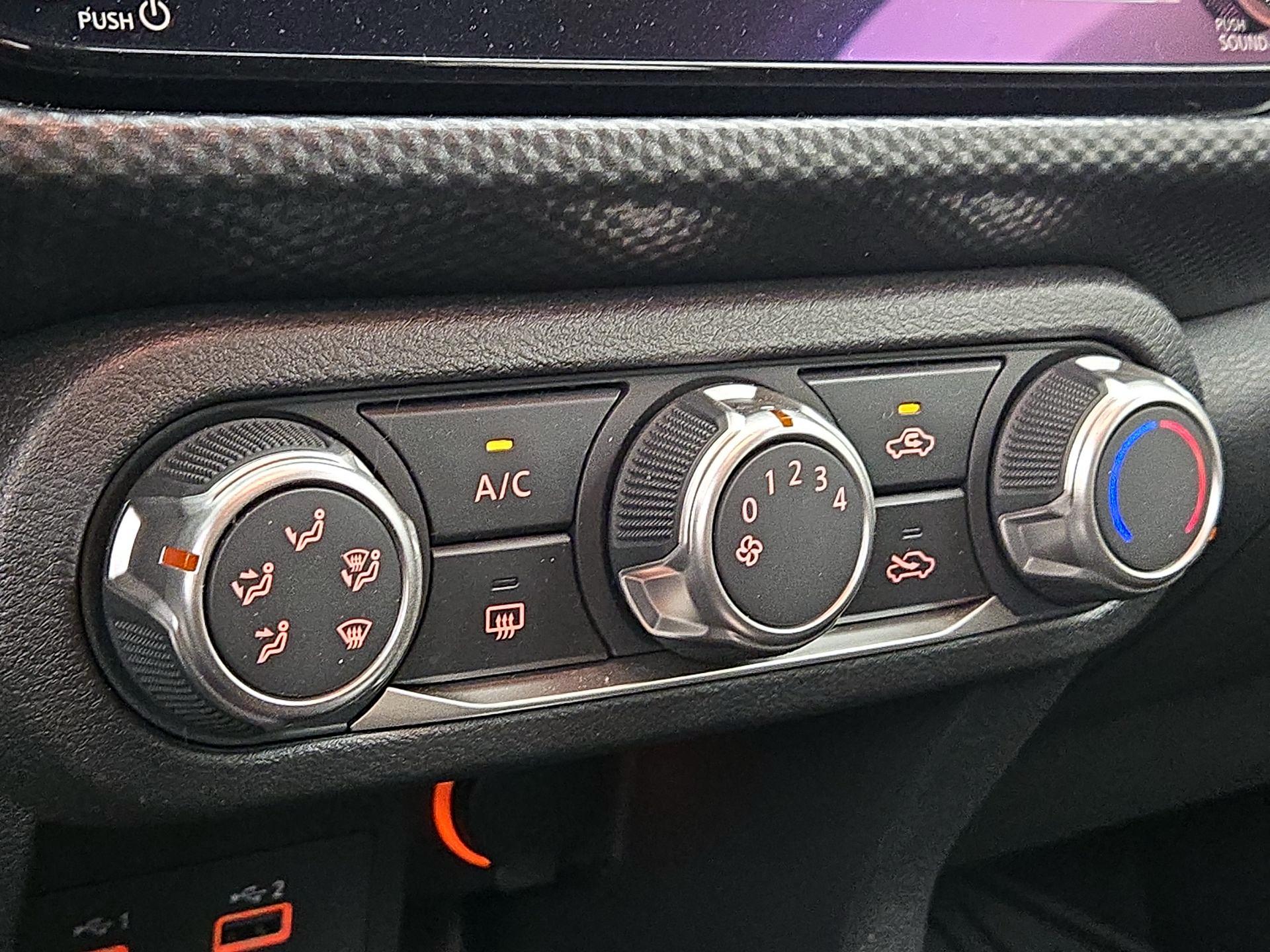 Thumbnail: 2023 Nissan Kicks - 15