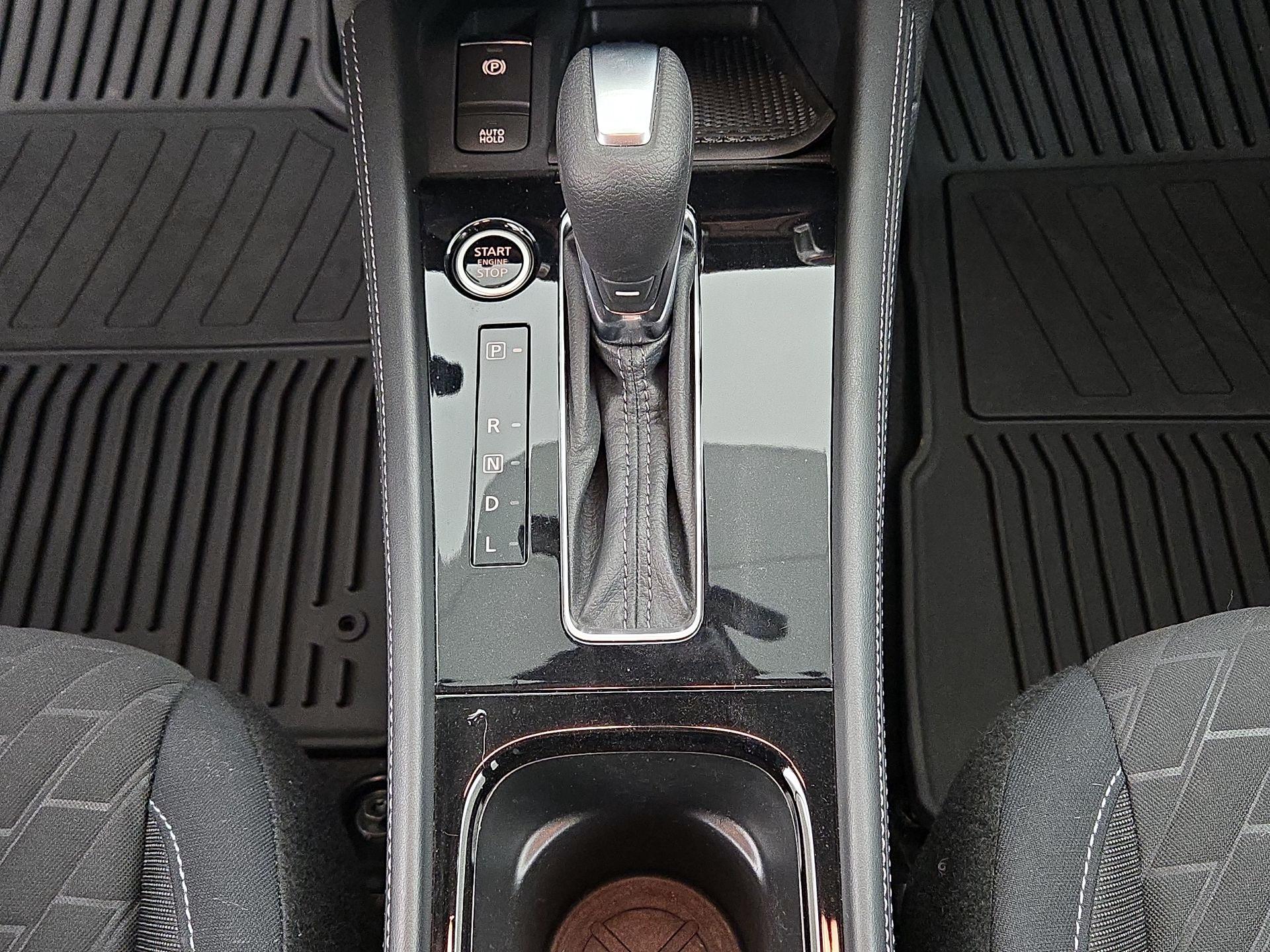 Thumbnail: 2023 Nissan Kicks - 16