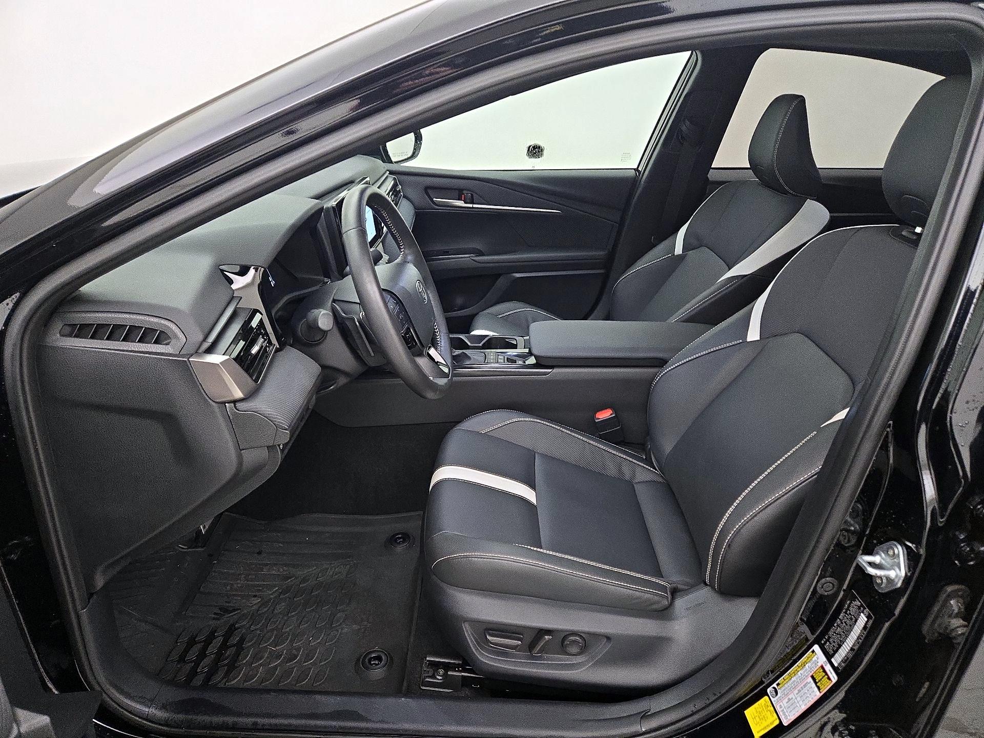 Thumbnail: 2025 Toyota Camry - 11