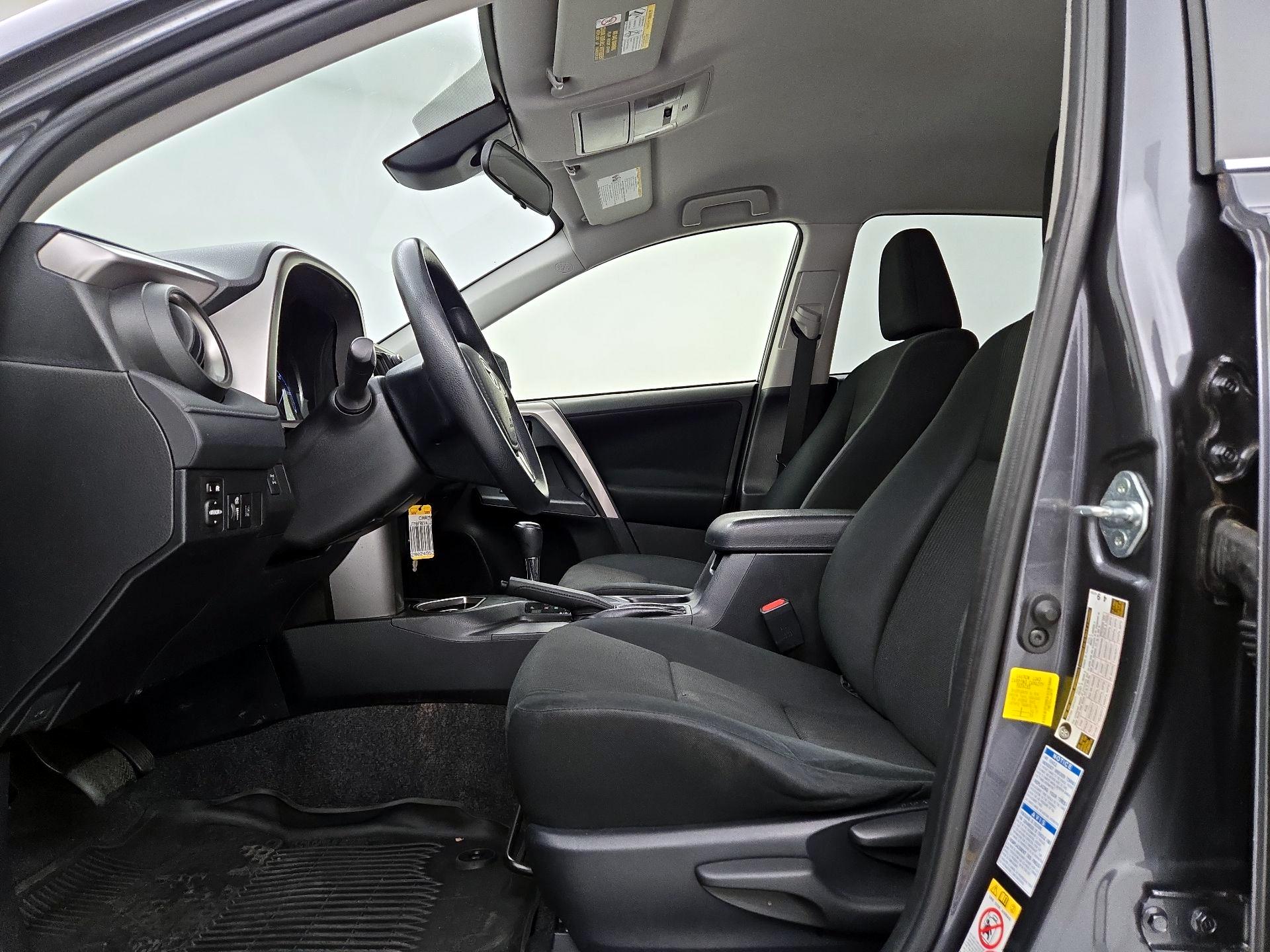 Thumbnail: 2018 Toyota RAV4 - 11