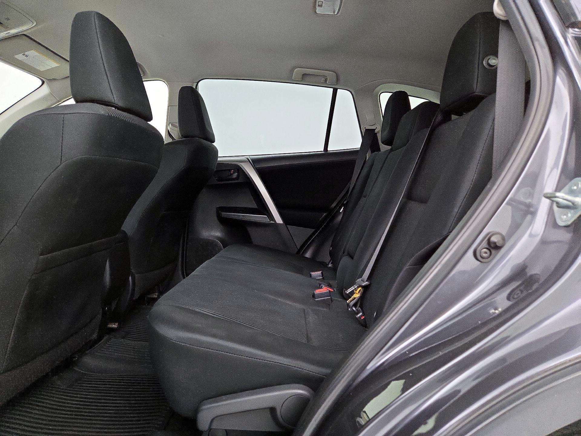 Thumbnail: 2018 Toyota RAV4 - 18