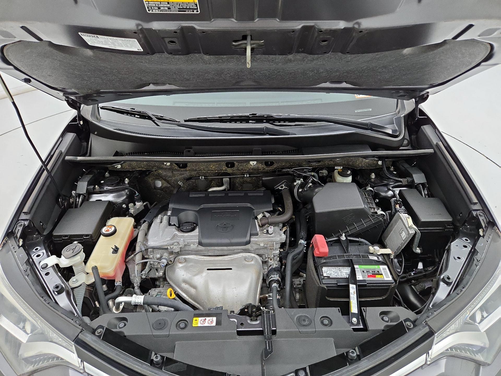 Thumbnail: 2018 Toyota RAV4 - 20