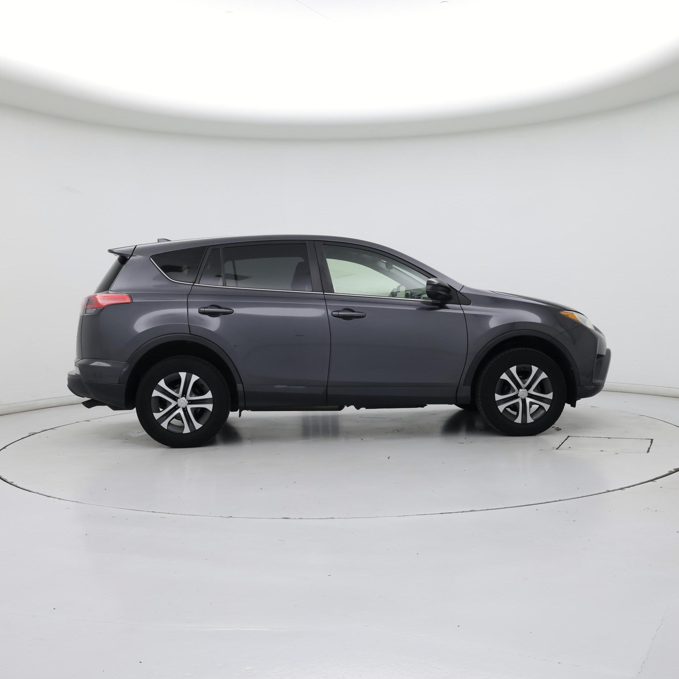 Thumbnail: 2018 Toyota RAV4 - 7