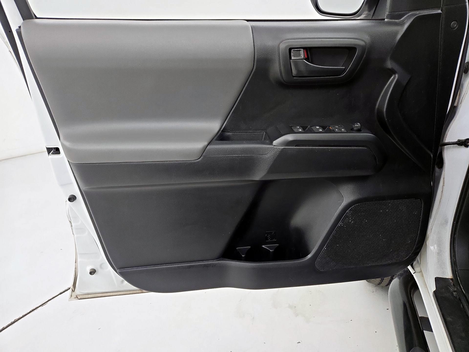 Thumbnail: 2022 Toyota Tacoma - 12