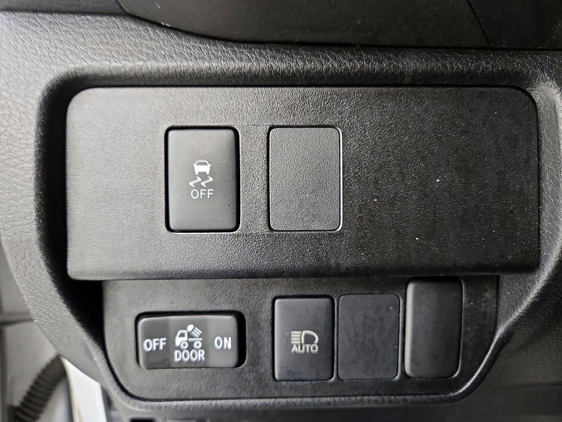 Thumbnail: 2022 Toyota Tacoma - 13