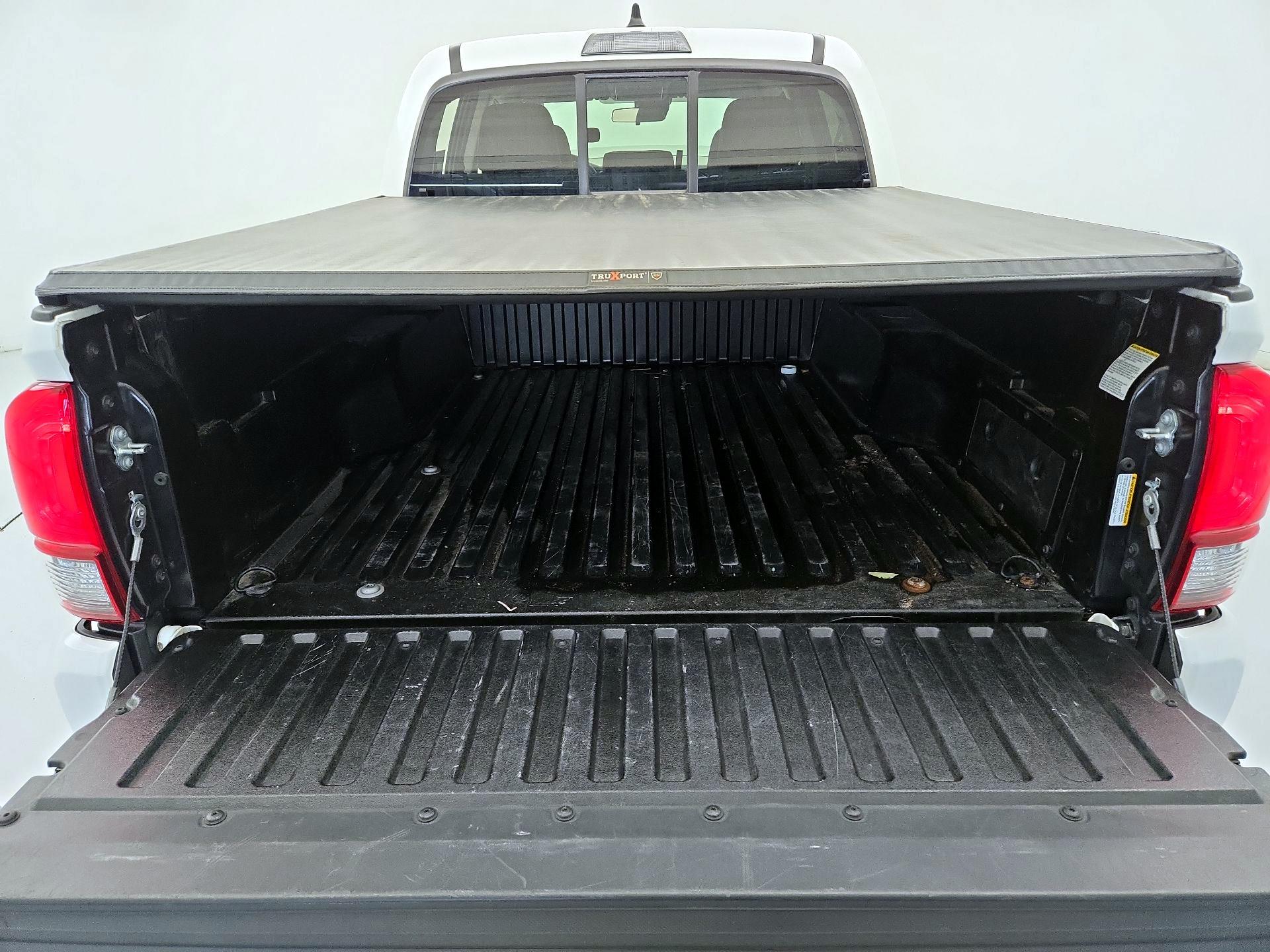 Thumbnail: 2022 Toyota Tacoma - 20