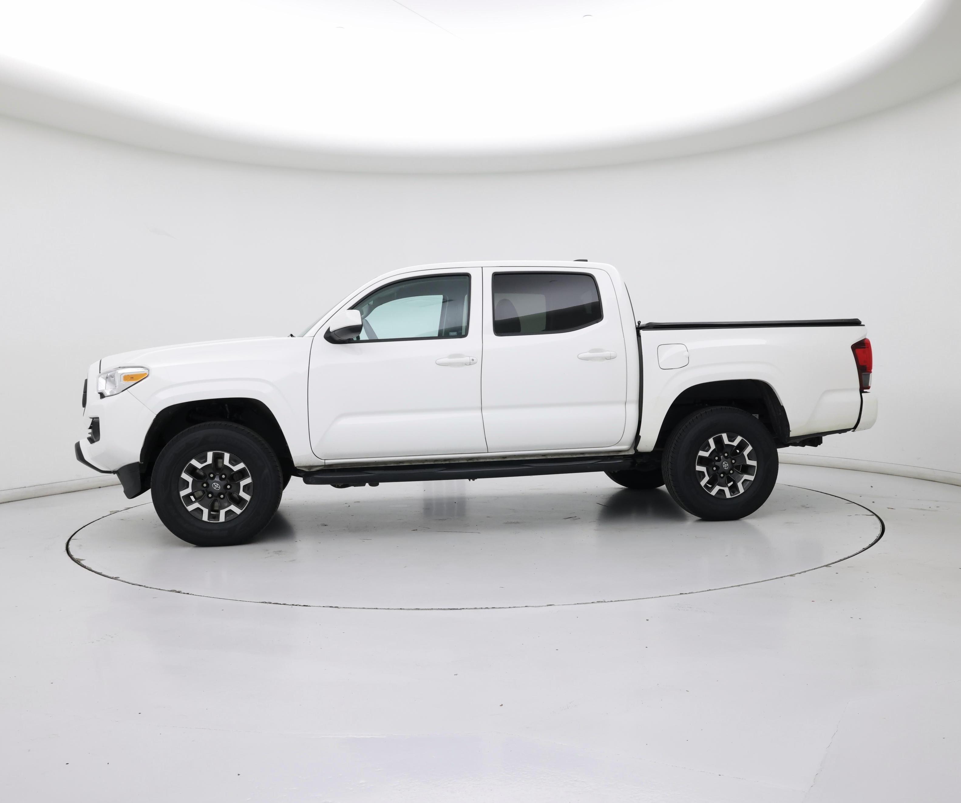 Thumbnail: 2022 Toyota Tacoma - 3