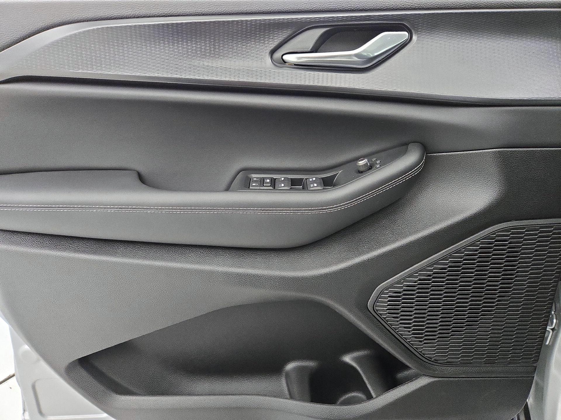 Thumbnail: 2025 Jeep Grand Cherokee - 12