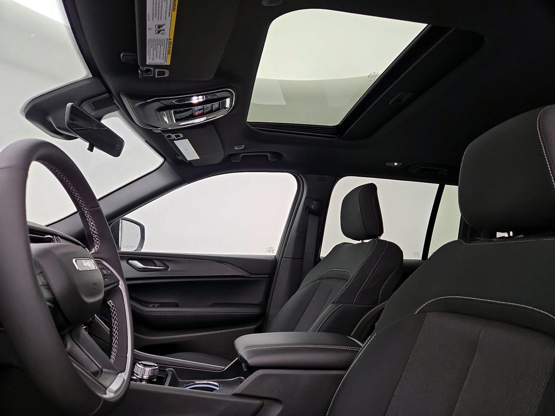 Thumbnail: 2025 Jeep Grand Cherokee - 18